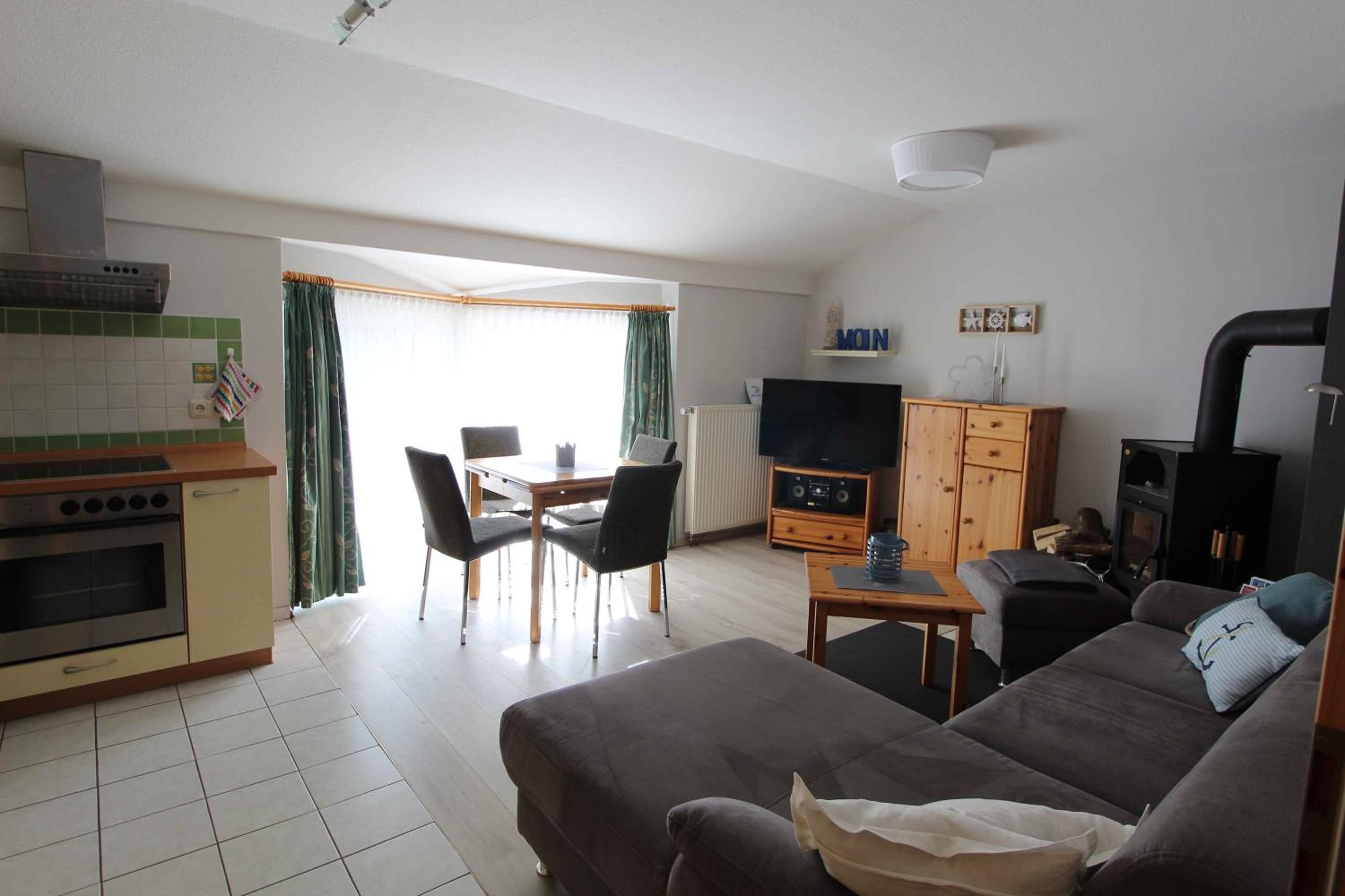 Böltser Hus Ferienwohnungen mit Strandkorb und Kamin 10 Gehminuten zum kurtaxefreien Sandstrand view 4