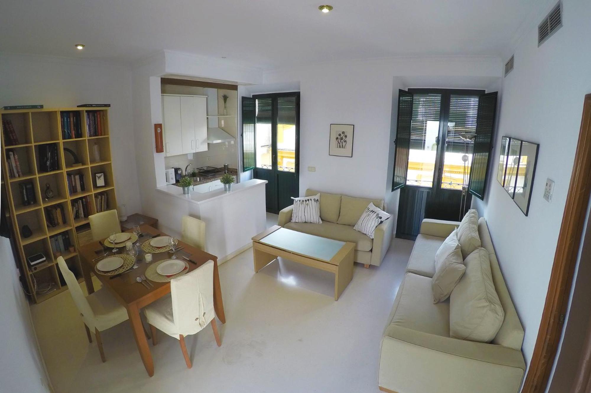 Hotel En el corazón de Sevilla junto a la Giralda WIFI - Image 1