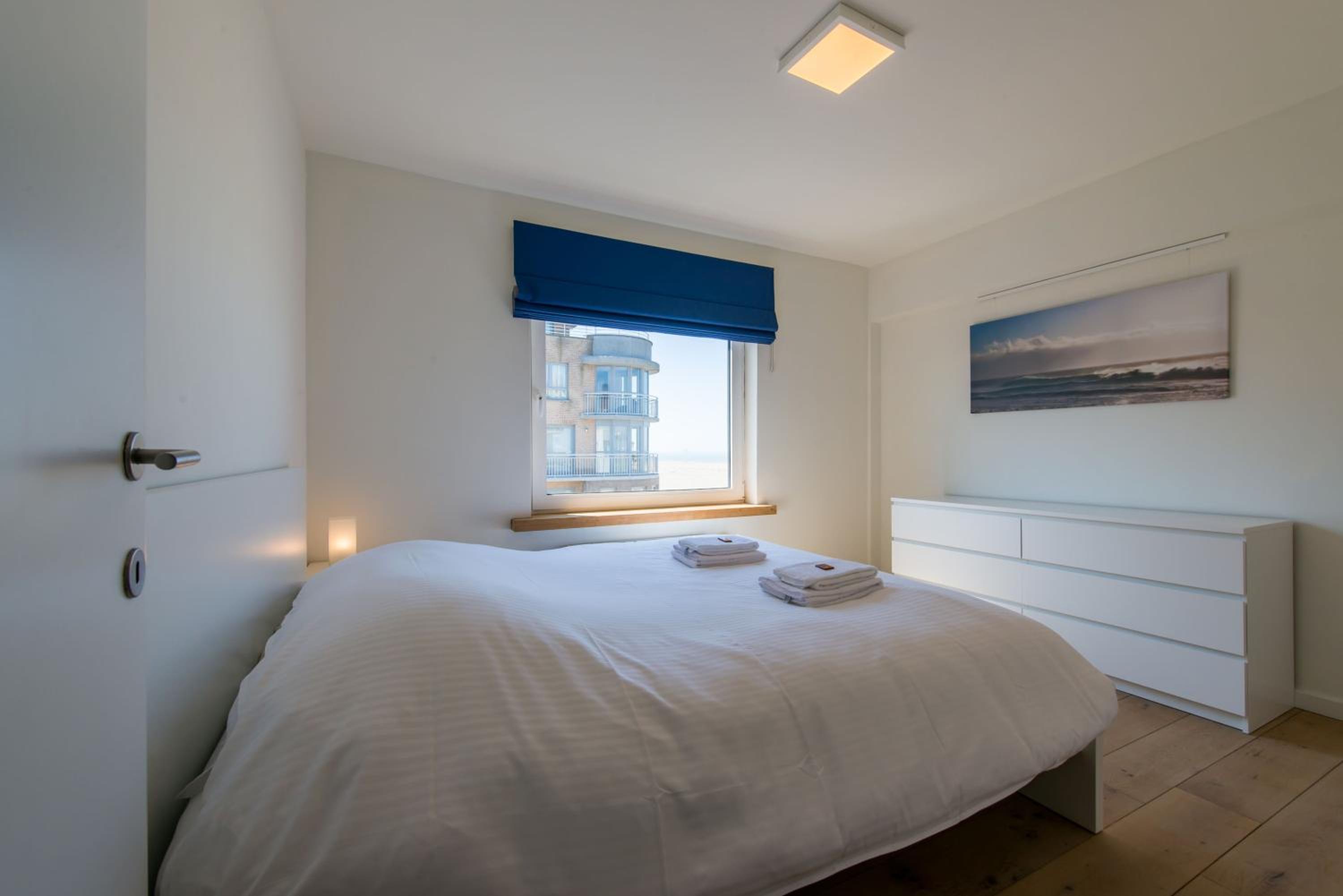 Modern & Large appt (8p.) ocean view & terrace
