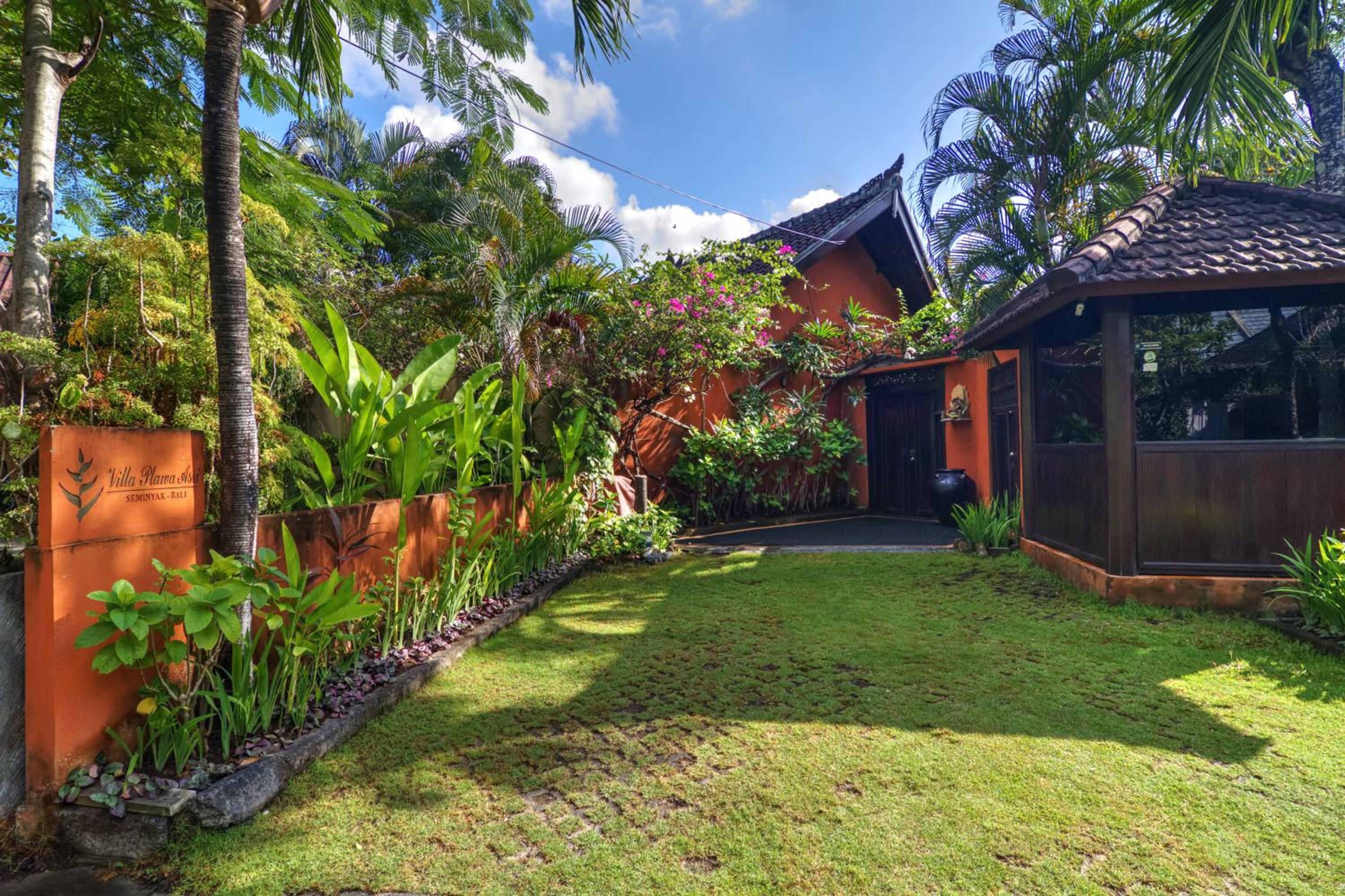 Hotel Villa Plawa Asri - Image 1