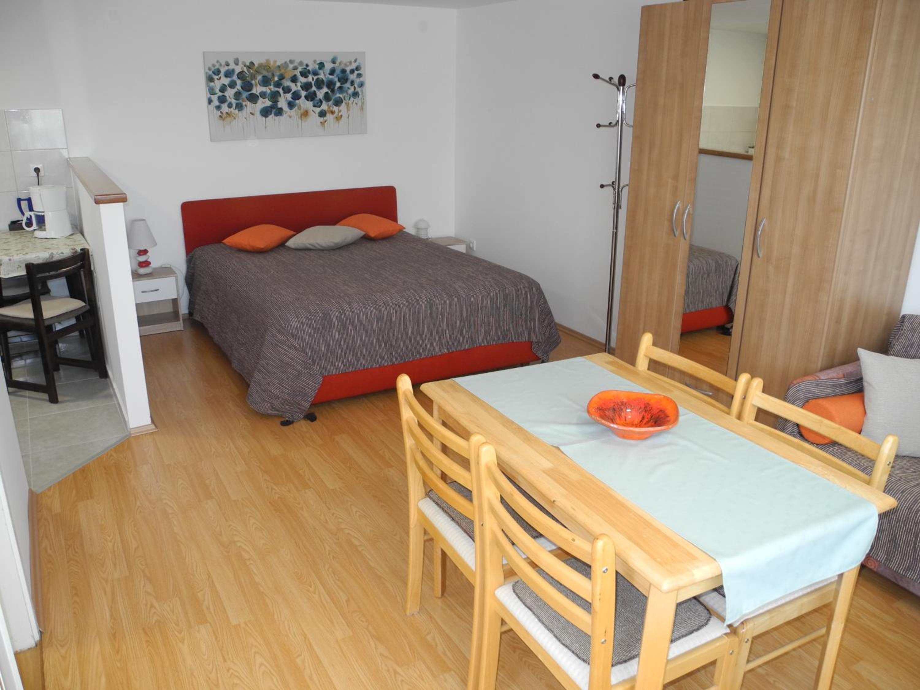 ZITA Studio Apartment with terrace