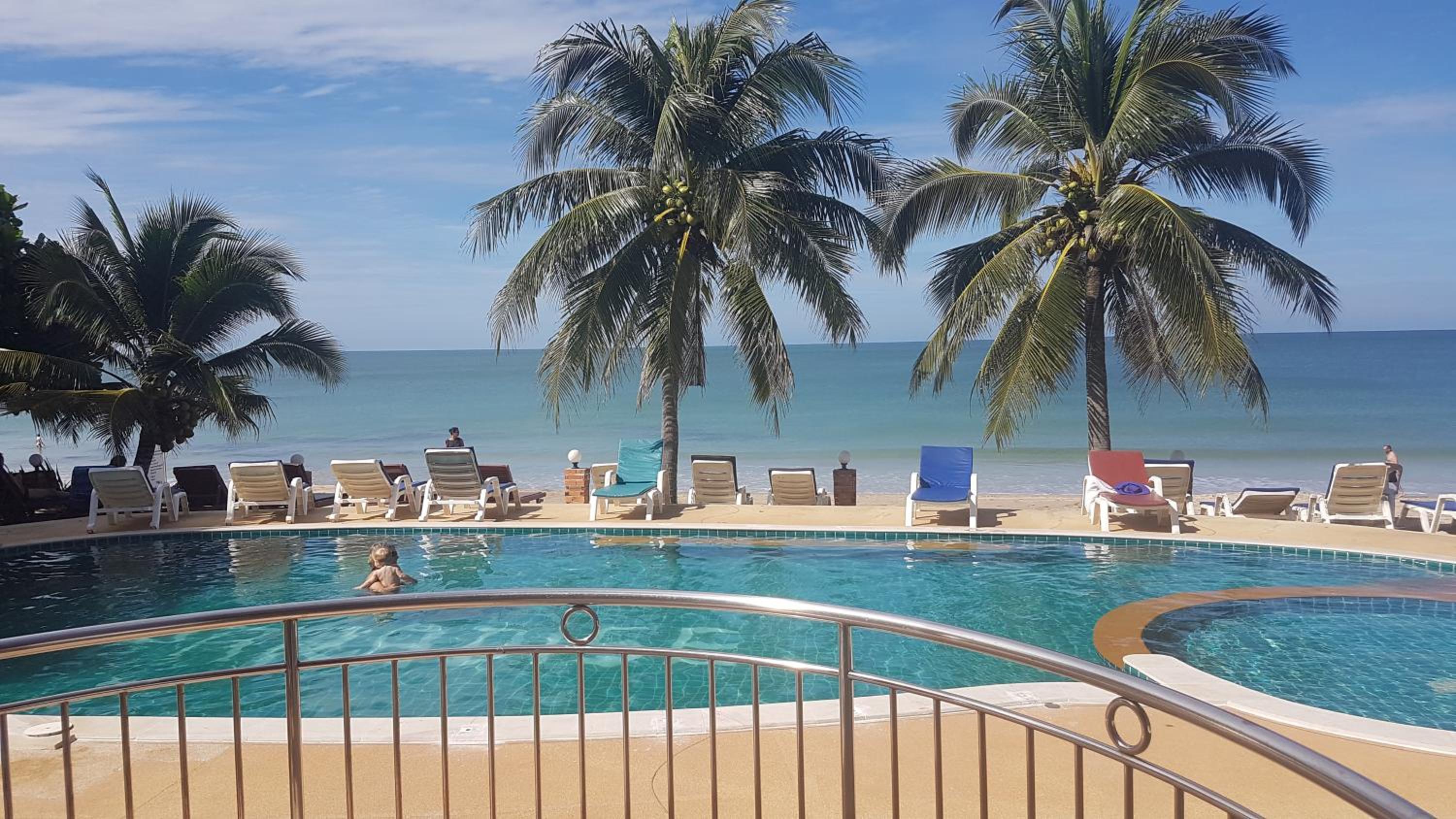 Lanta Paradise Beach Resort