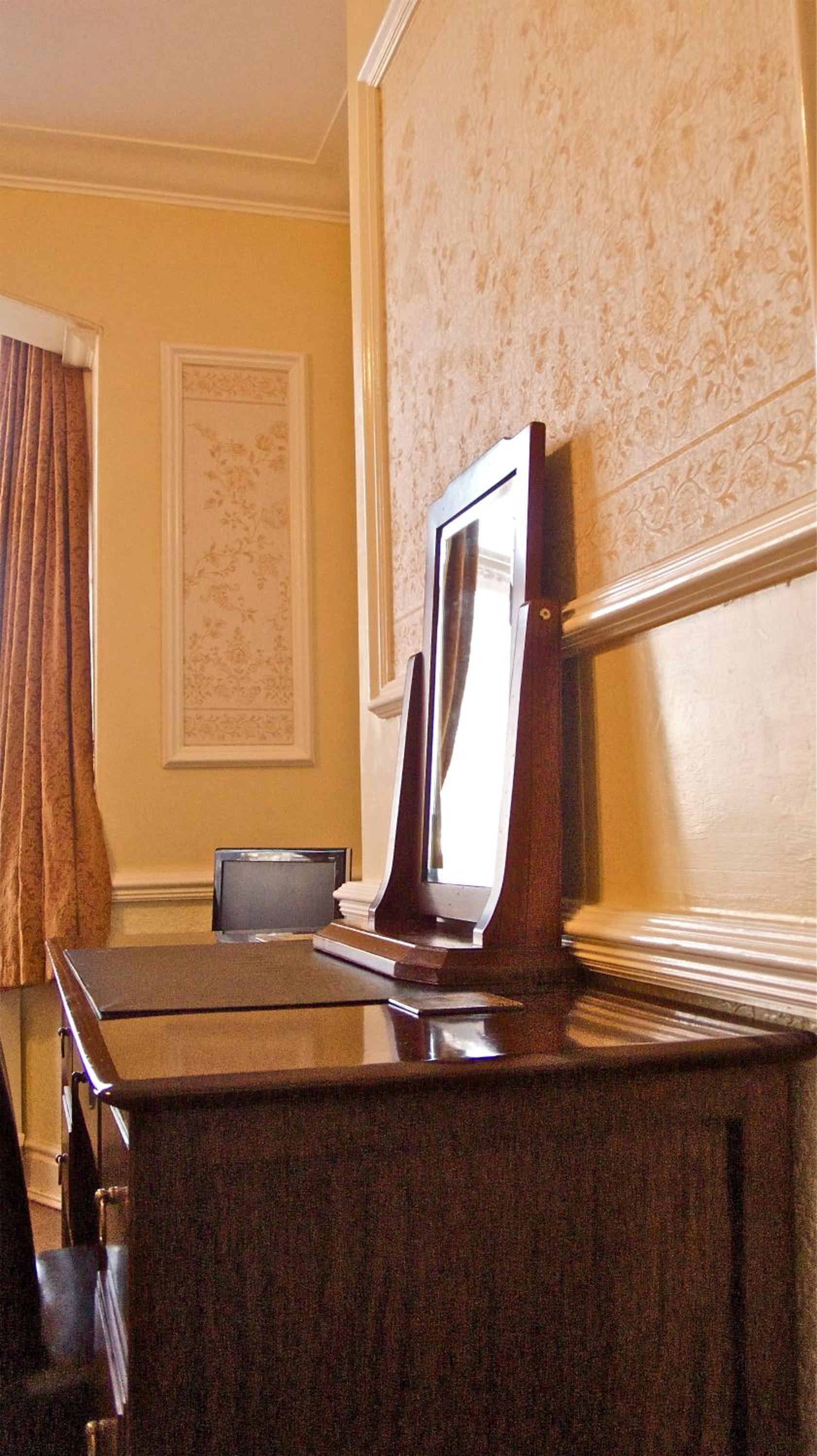 Acorn Guest House in Hull