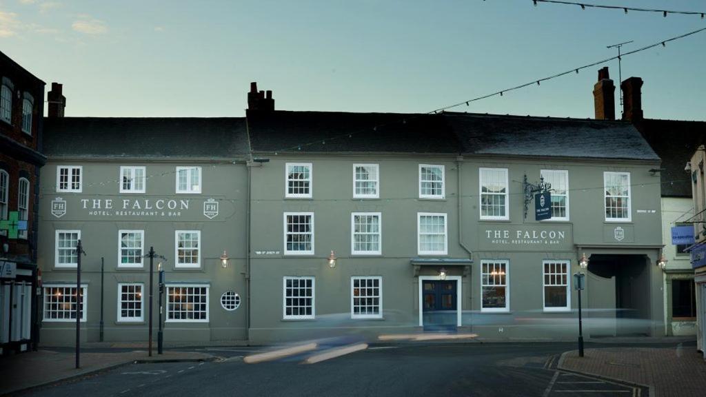 Hotel The Falcon Hotel - Image 1