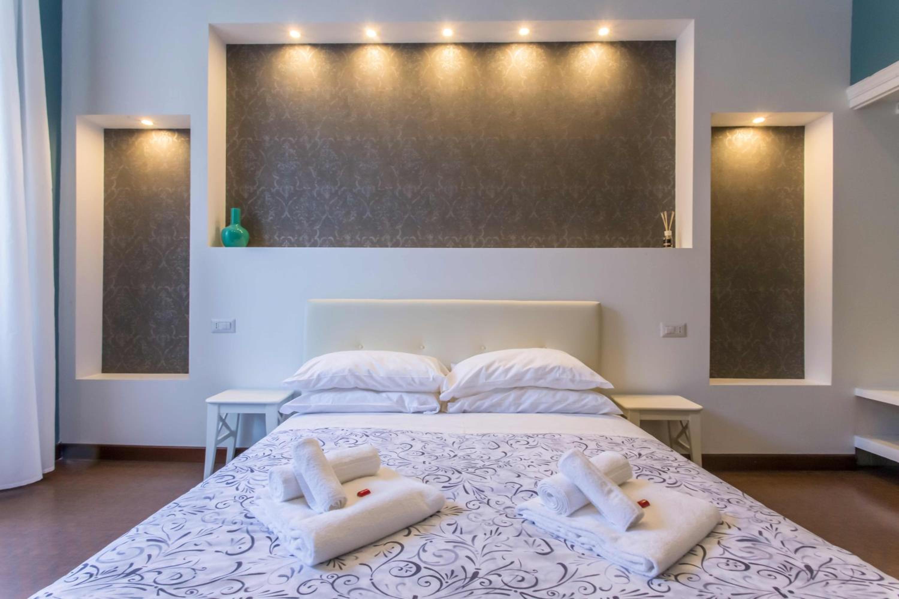 Stazione San Pietro 20 Apartment