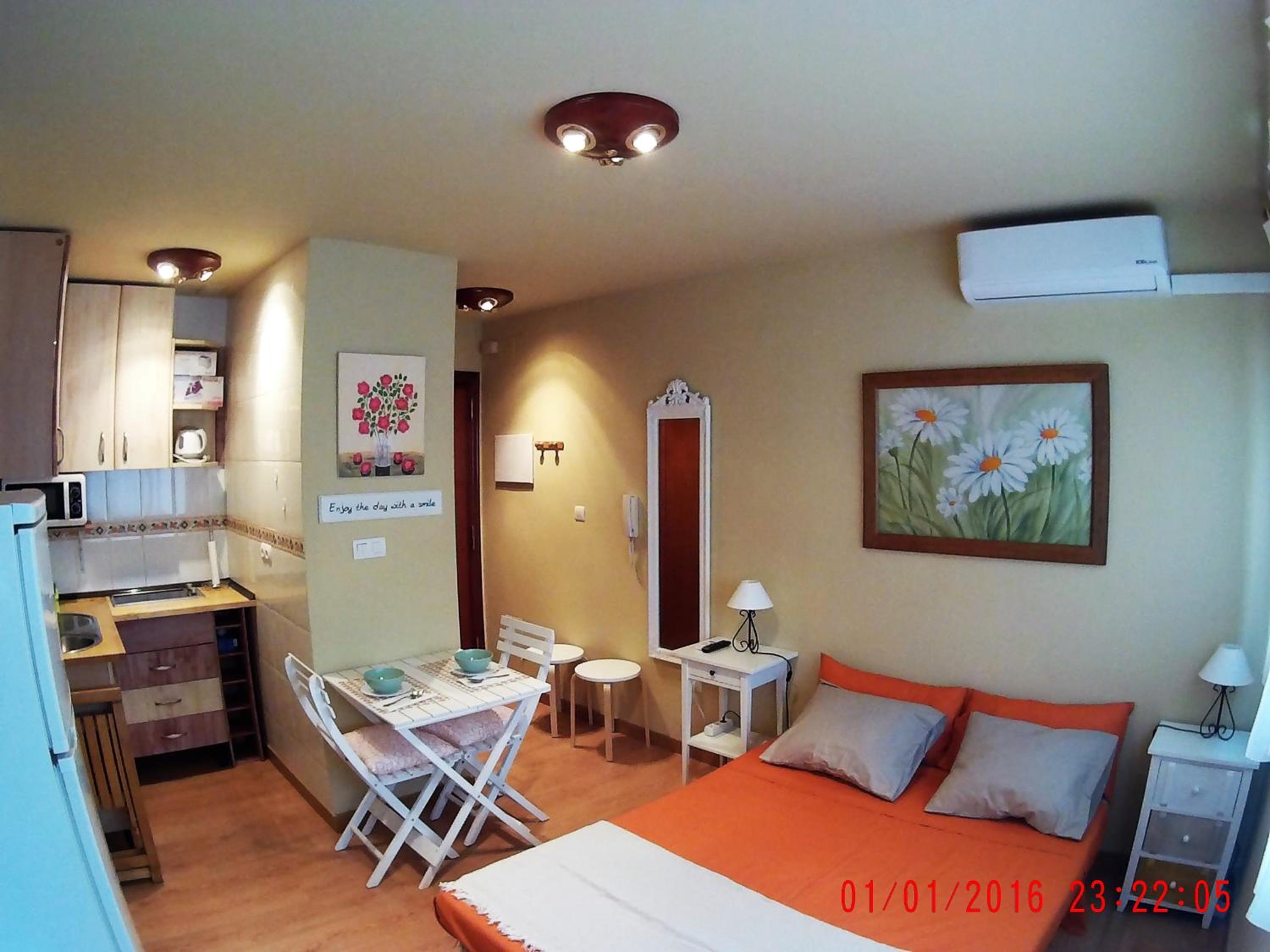 Estudio central en zona petonal y cerca a la playa view 5