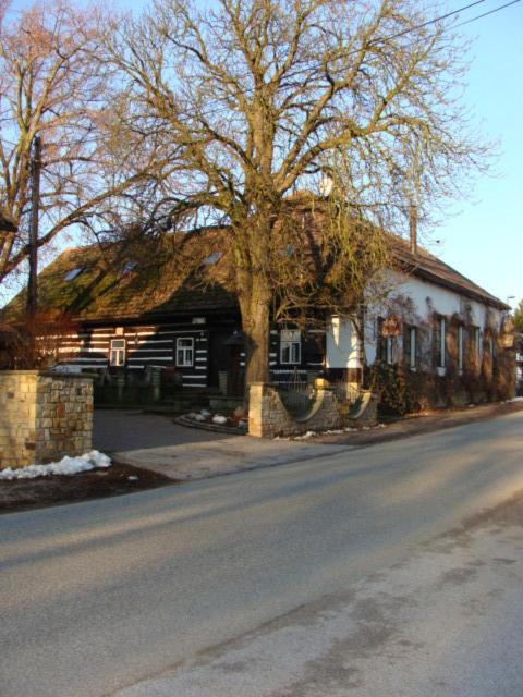 Photo 33