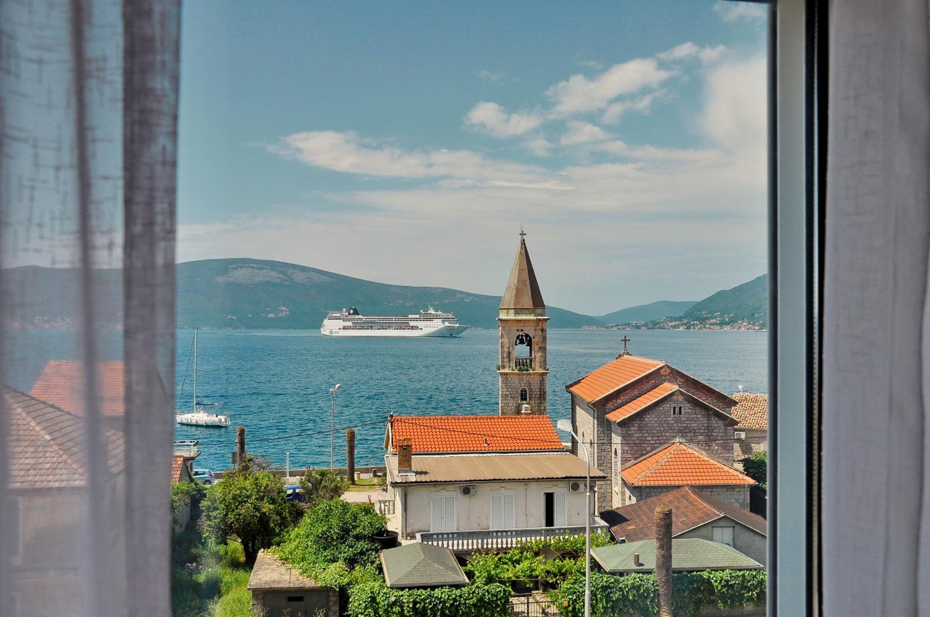 Bayview Apartments Tivat Montenegro