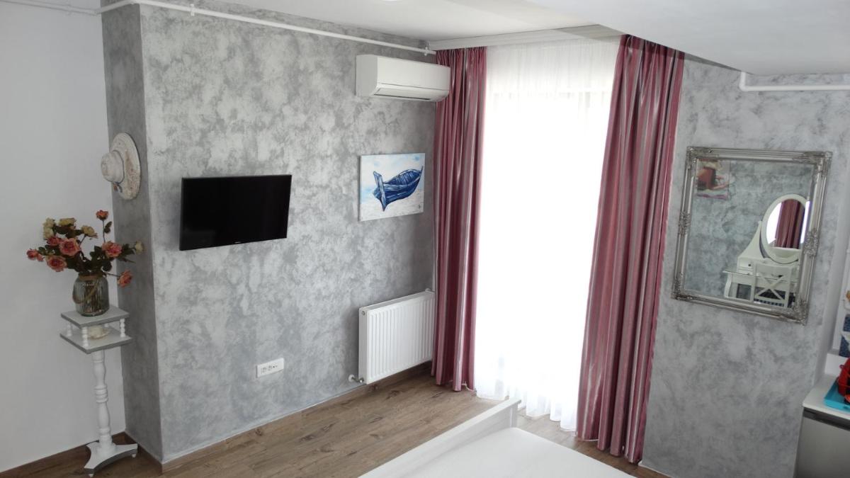 Bluemarina Apartamente - Image 3