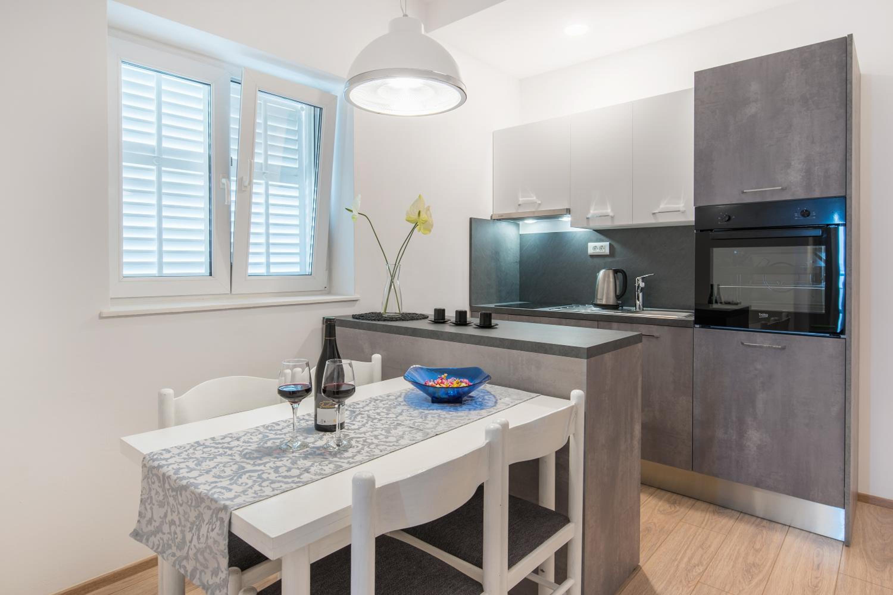 Beachfront Apartments Zanic