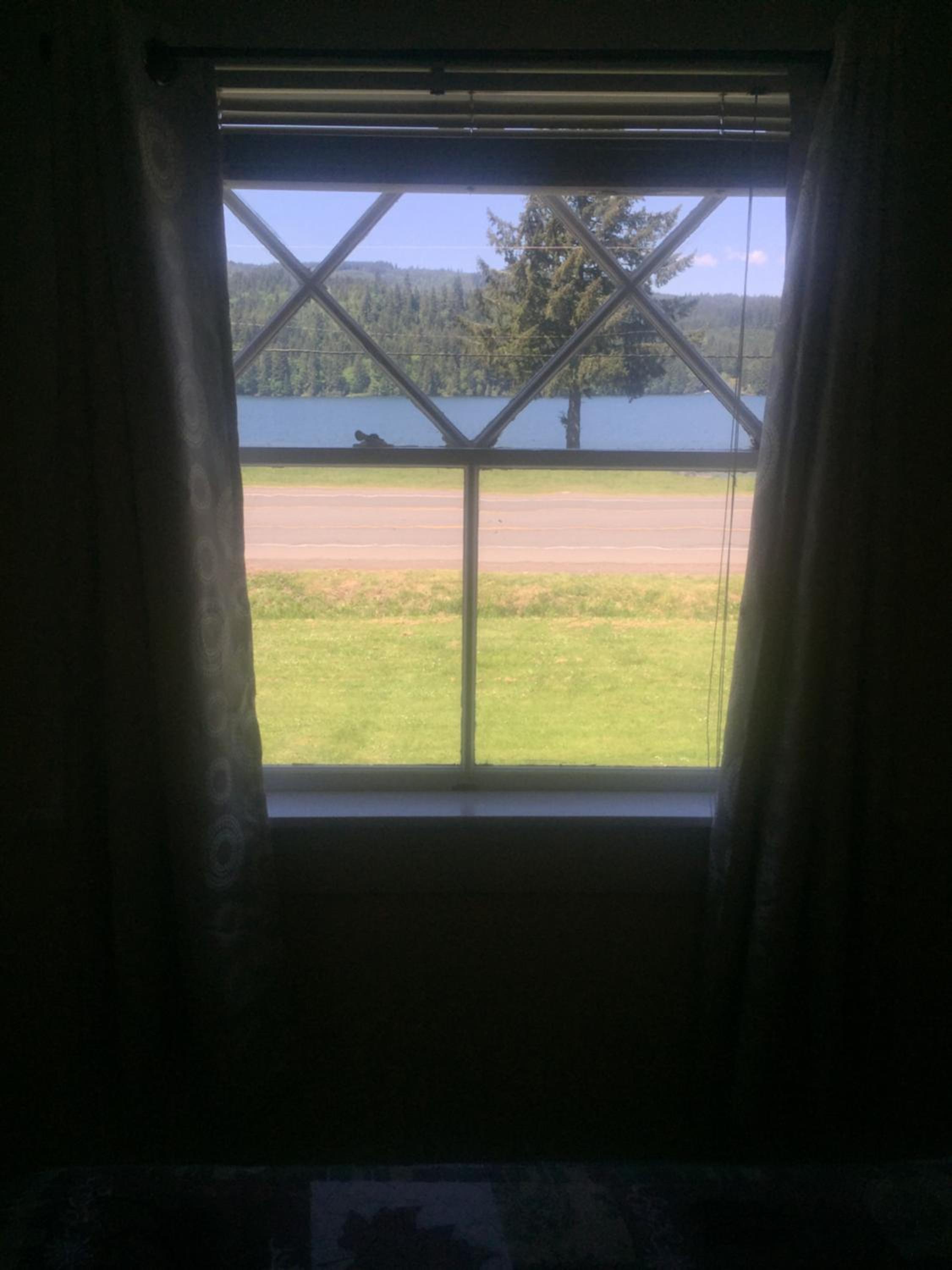 Foster Lake Inn