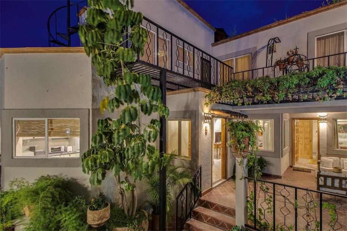 Hotel Pied à Terre at Casitas Aparicio - Image 1