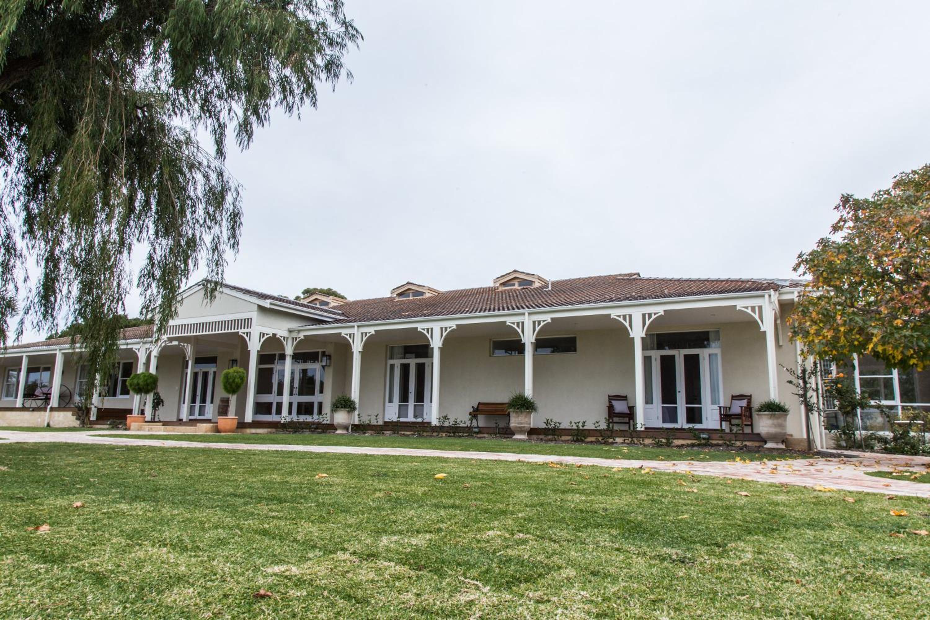 Winniston Lodge Luxury Accommodation view 2