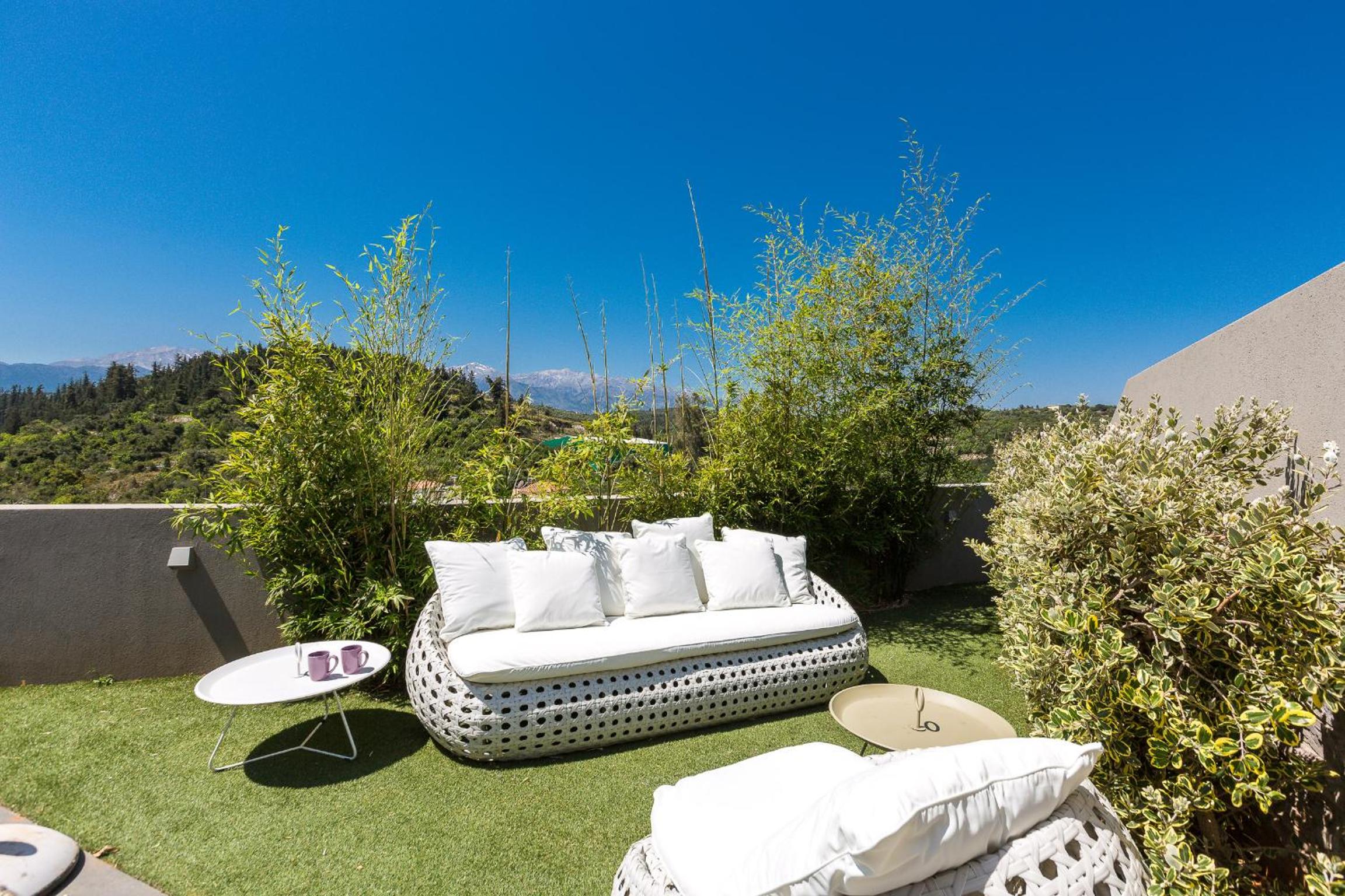 Hotel Elea Villas - Aspro & Blanche - Image 1