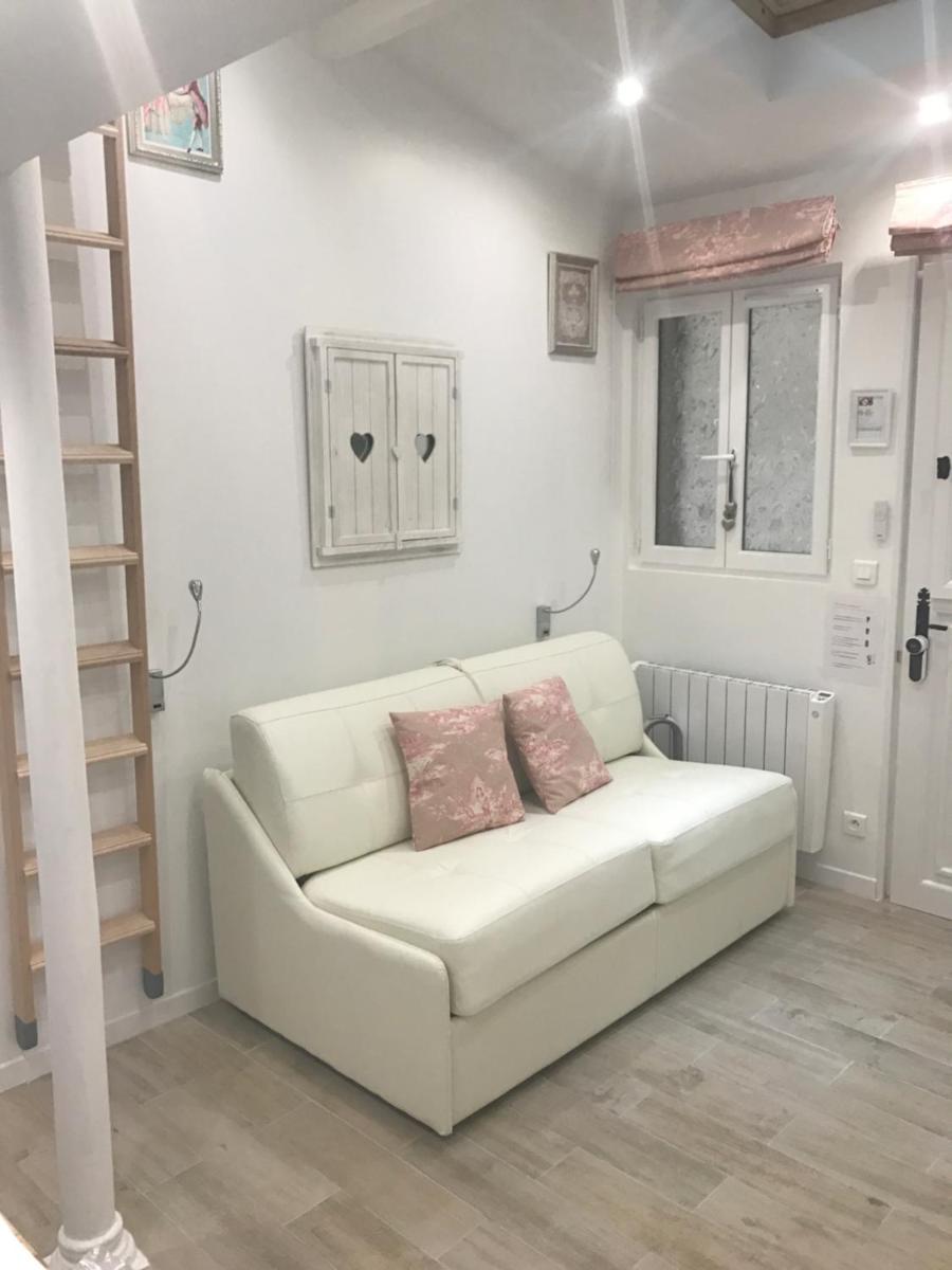 Superb tiny house in heart of Paris 1st!