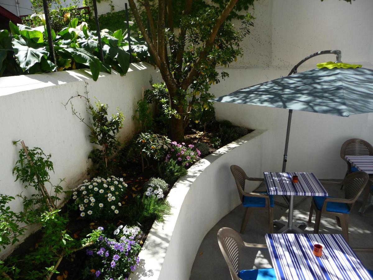 outdoor BBQ area
