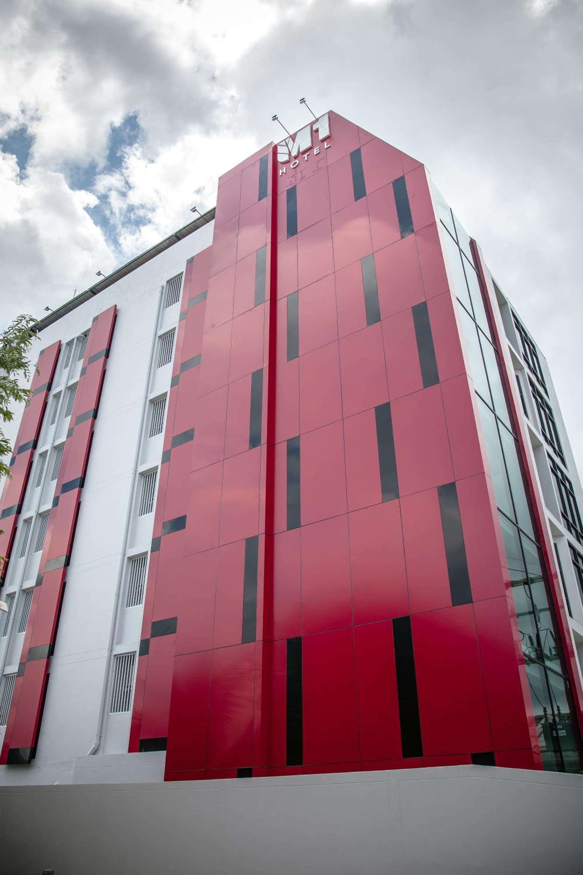 M1 Hotel