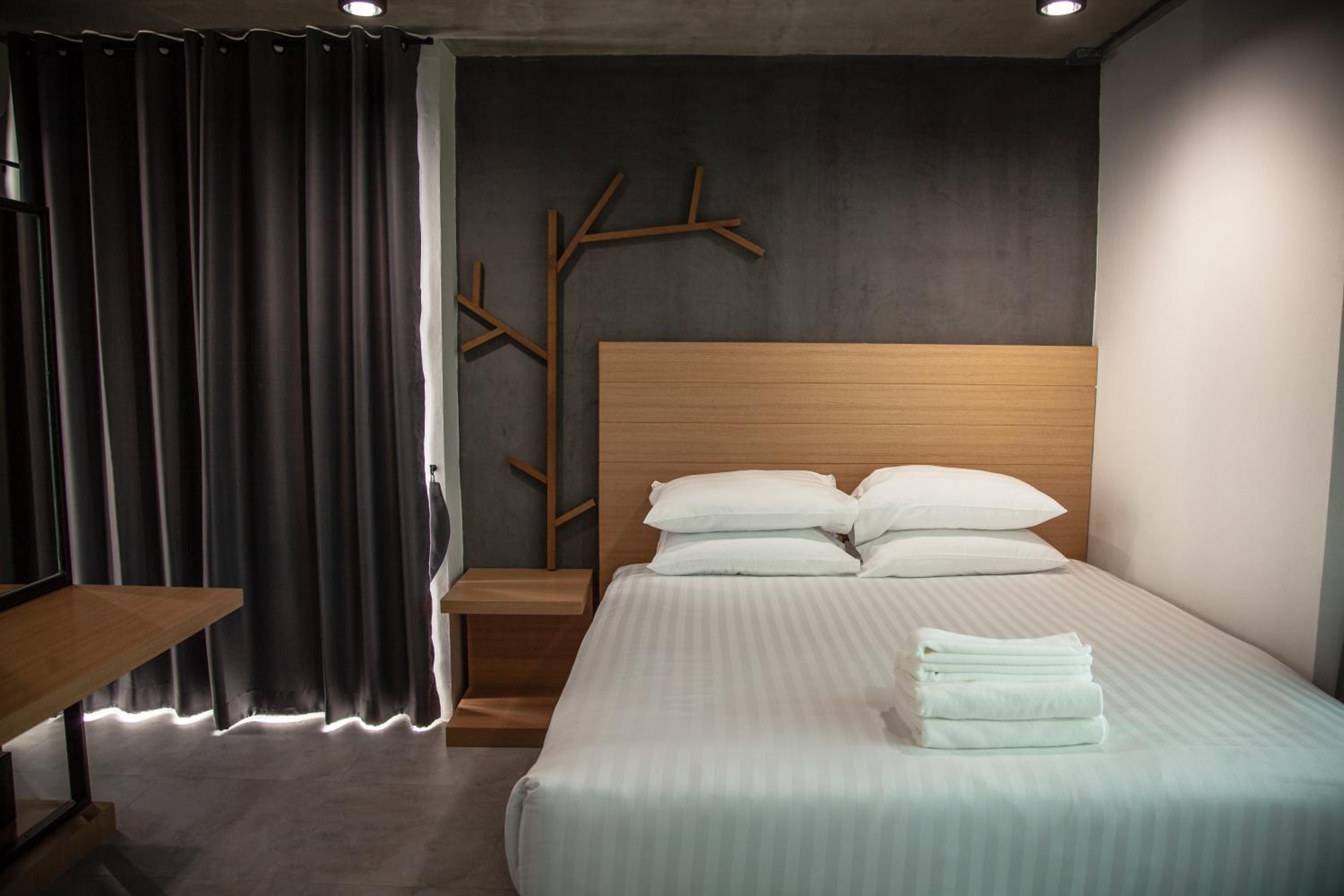 M1 Hotel