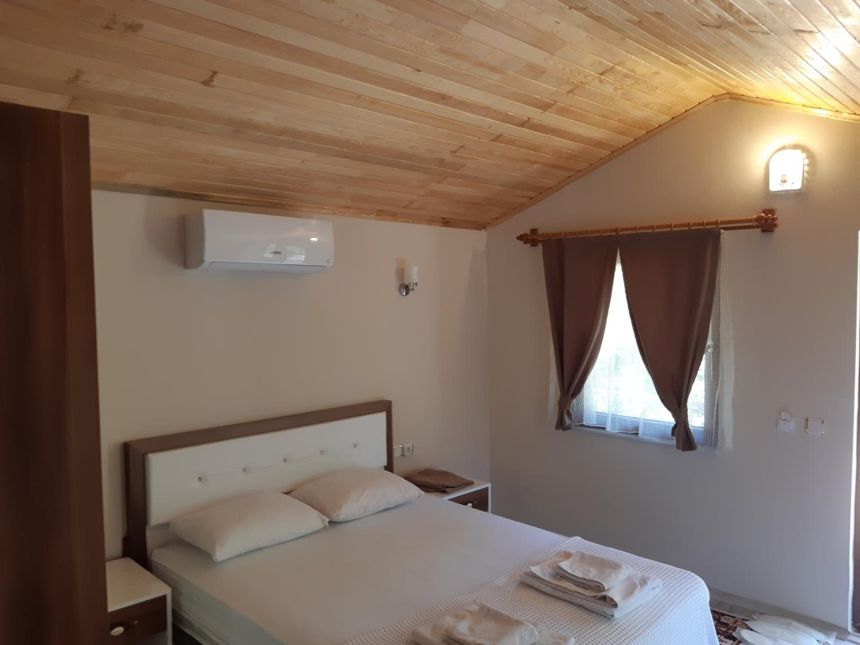 Secret Garden Hotel & Bungalows view 3