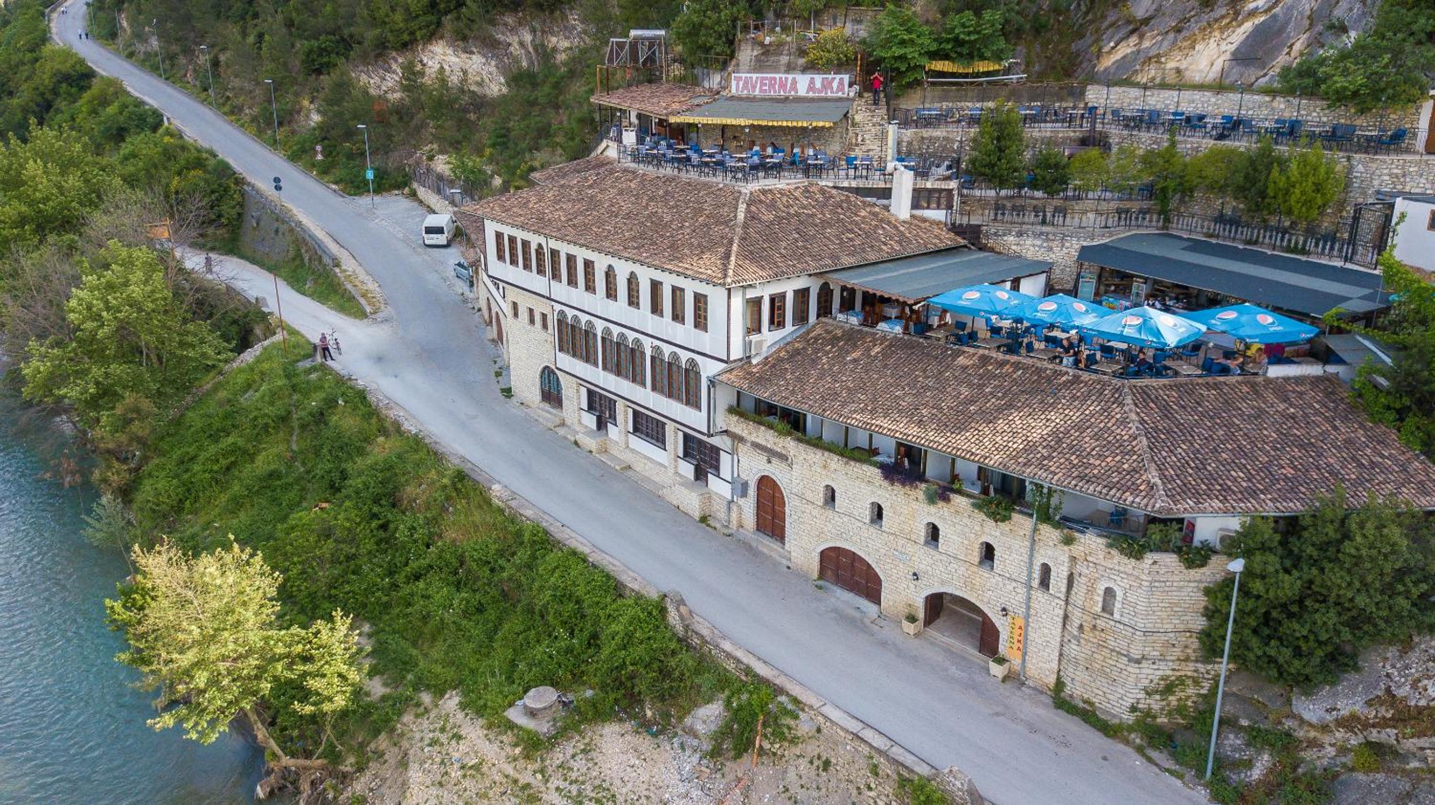 Hotel Ajka - Image 1