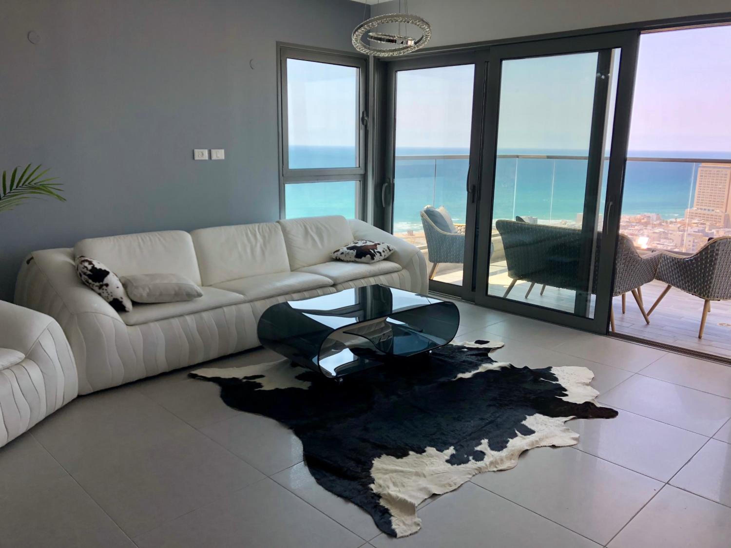 Apartment "Style City" With Sea View