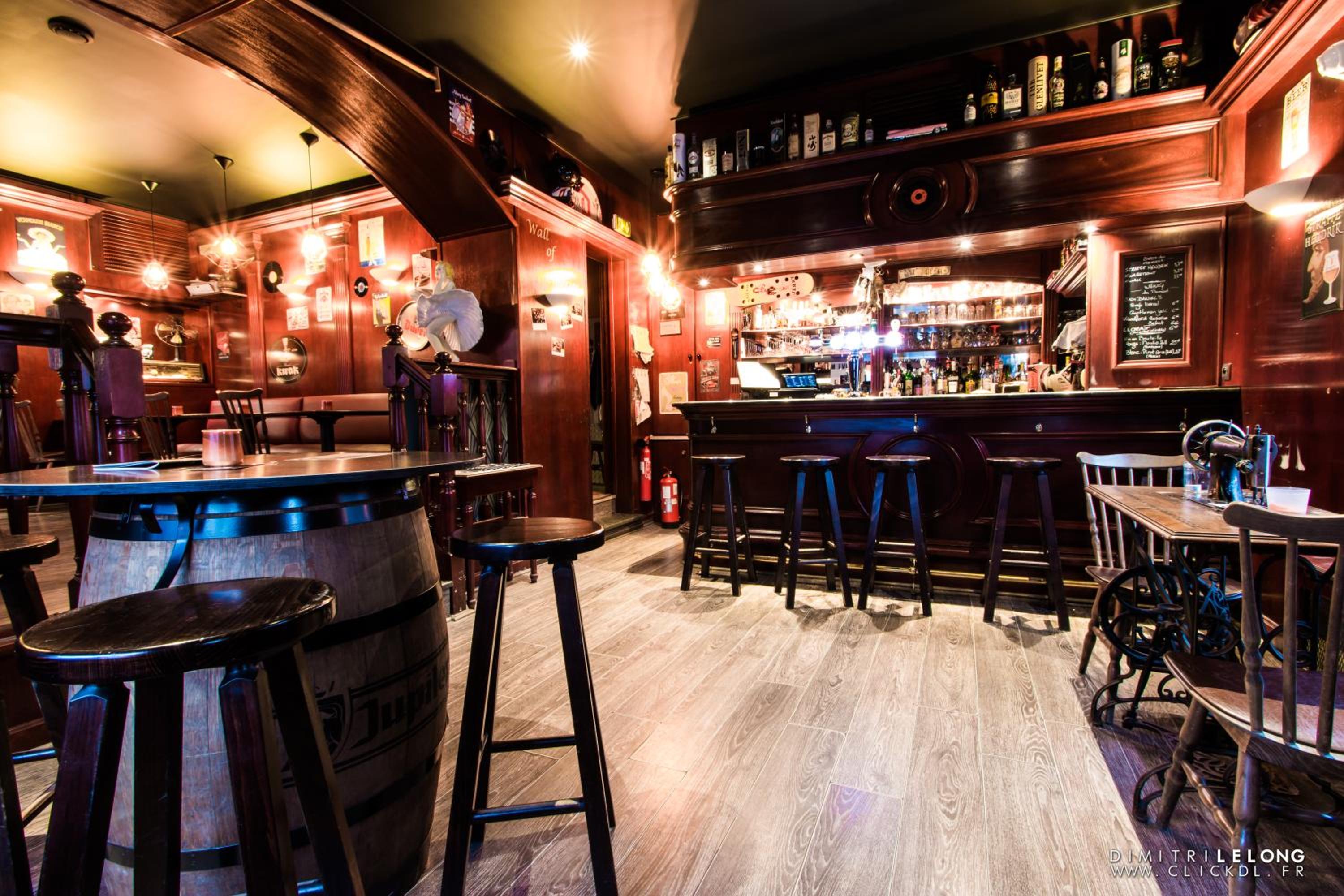bar