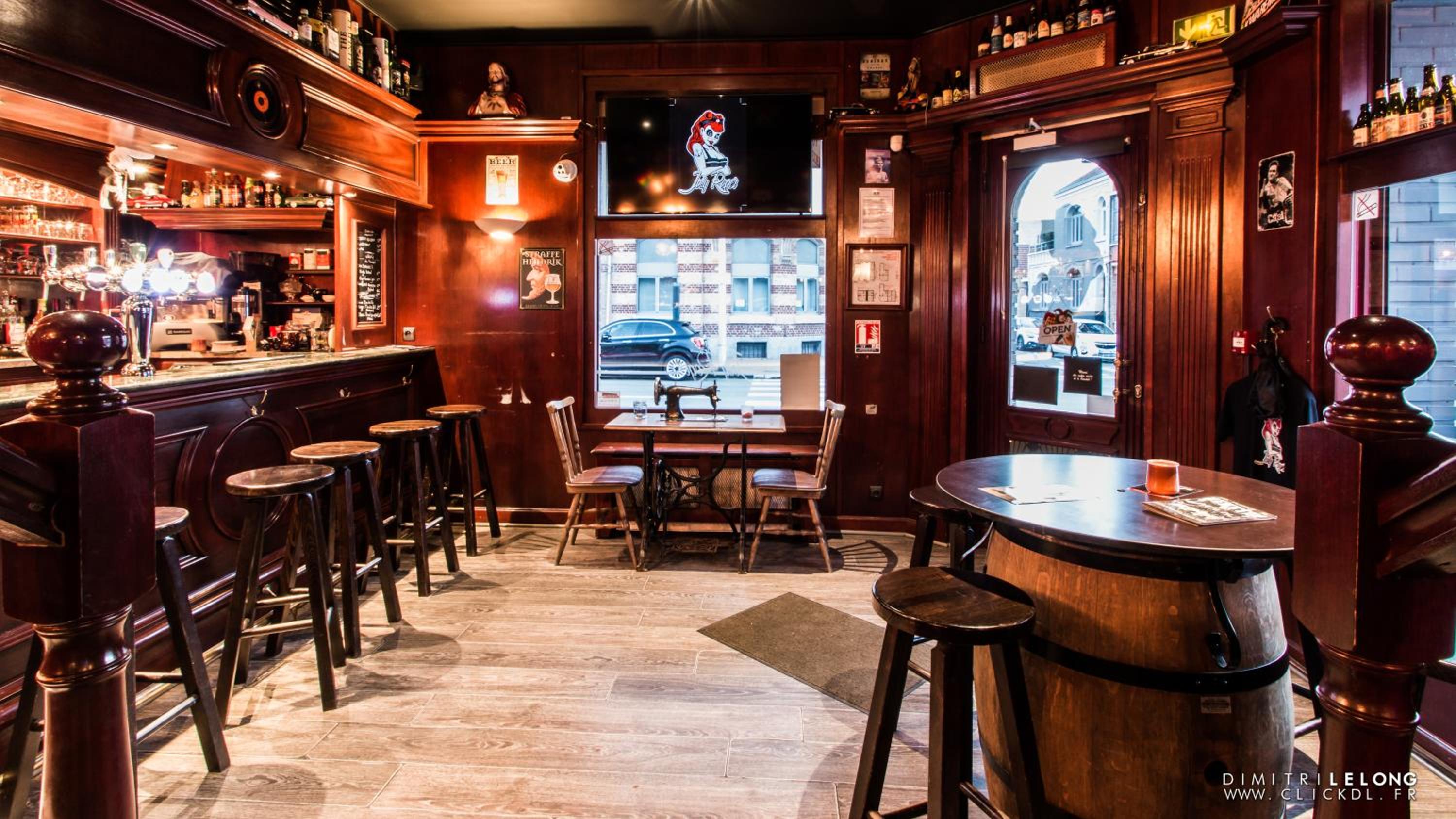 bar