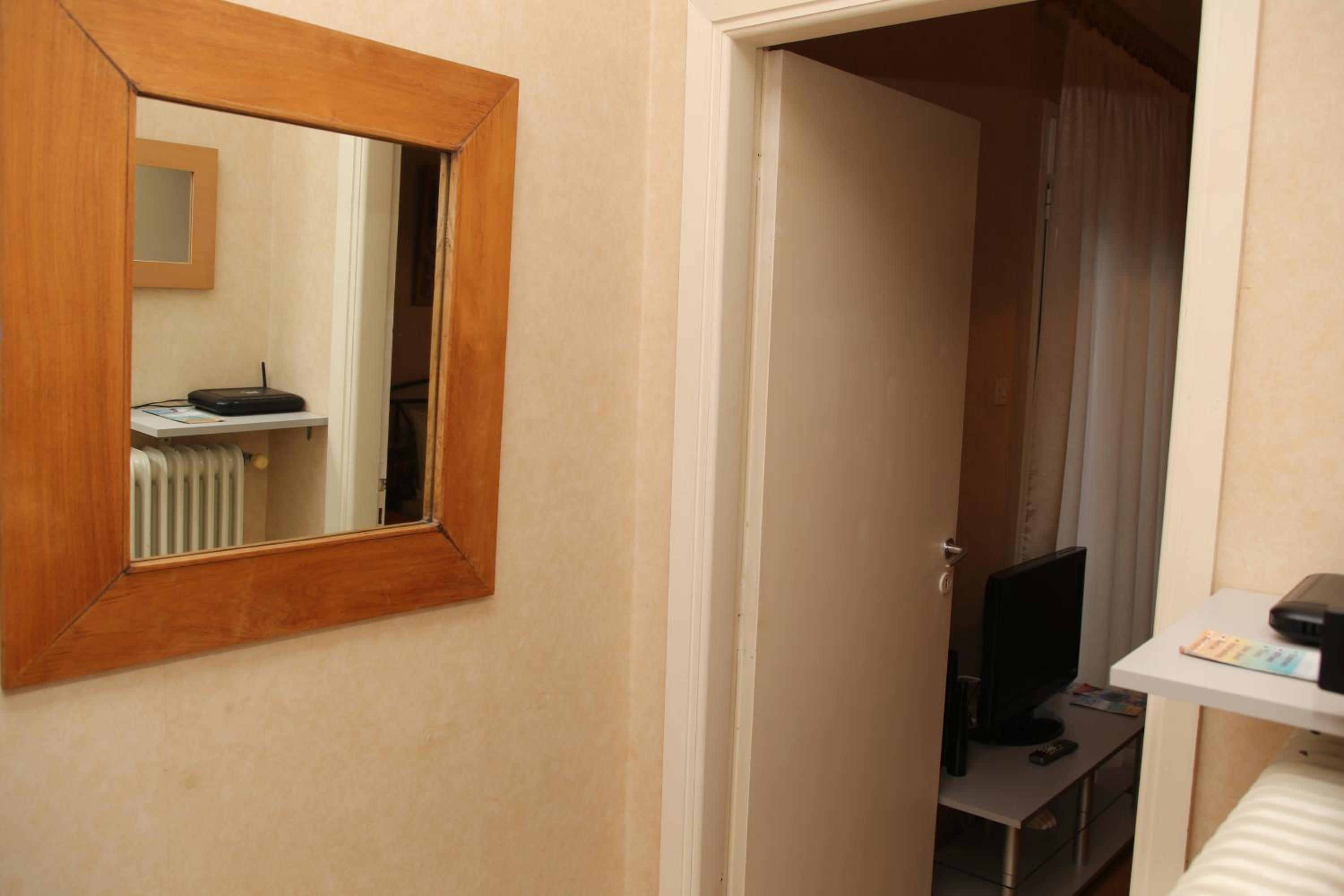 EXCELLENT SUNNY APARTMENTS!enjoy yourRELAXwithVIEW