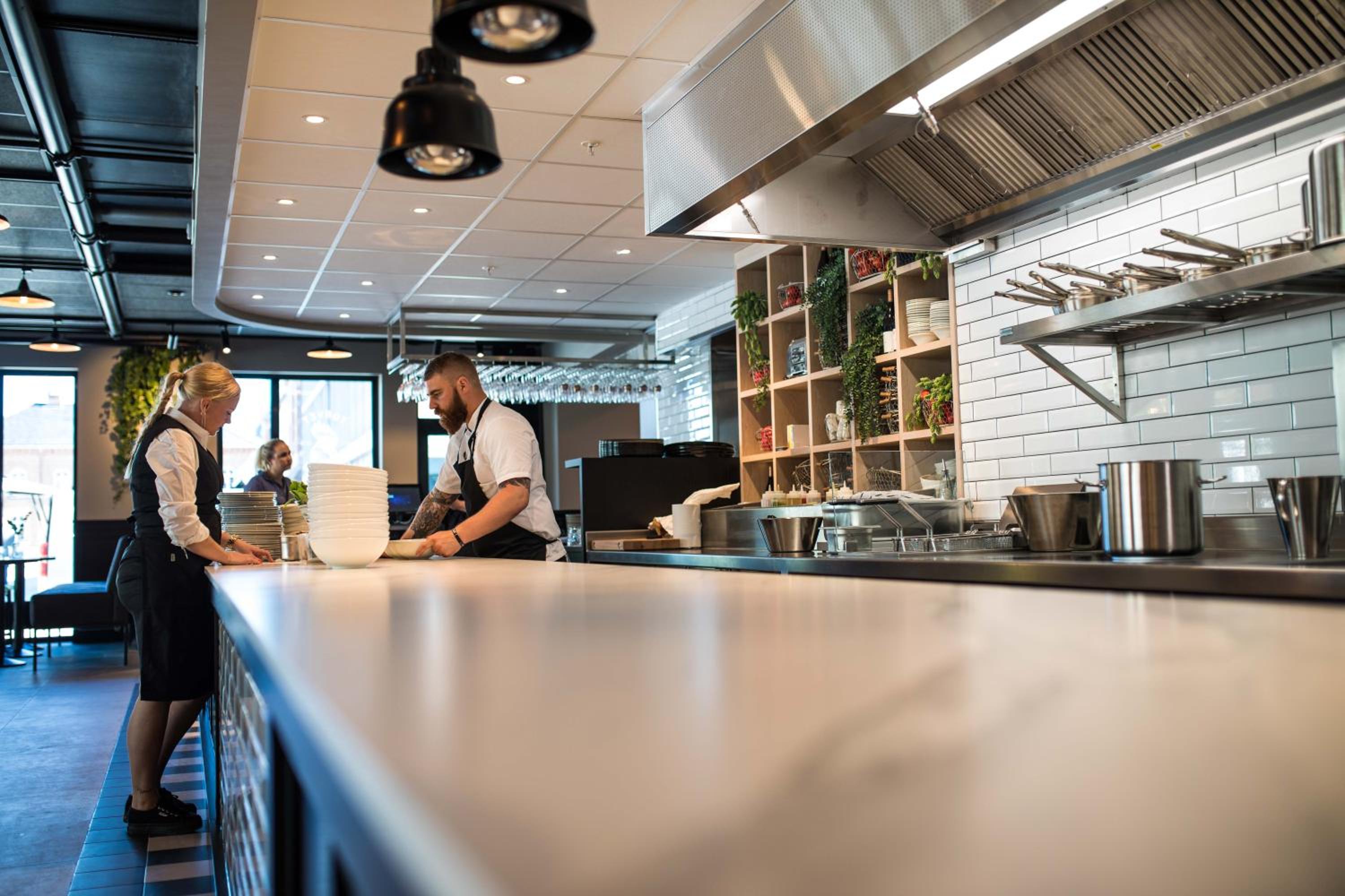 Kristiansand Vacations - Thon Partner Hotel Parken - Property Image 3
