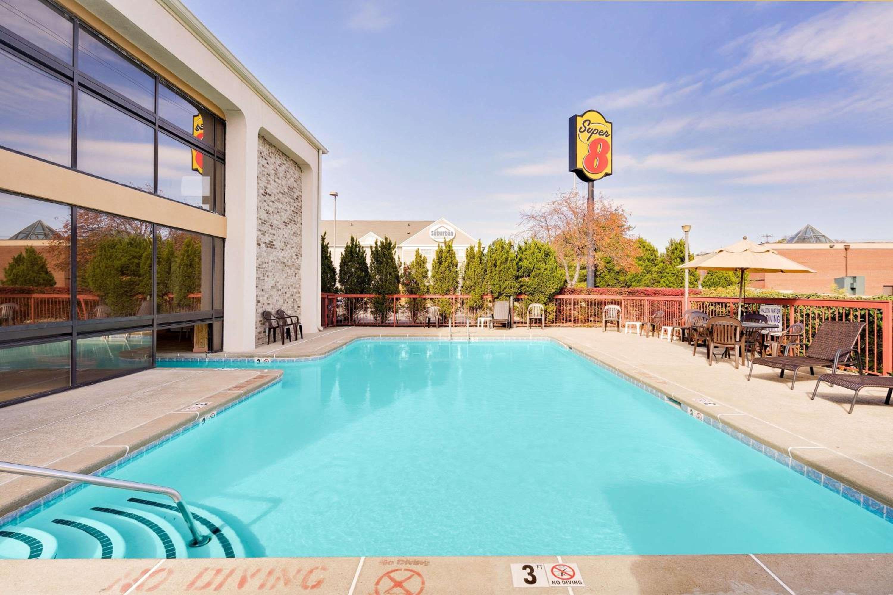 Super 8 by Wyndham Hermitage Nashville - Property Image 3