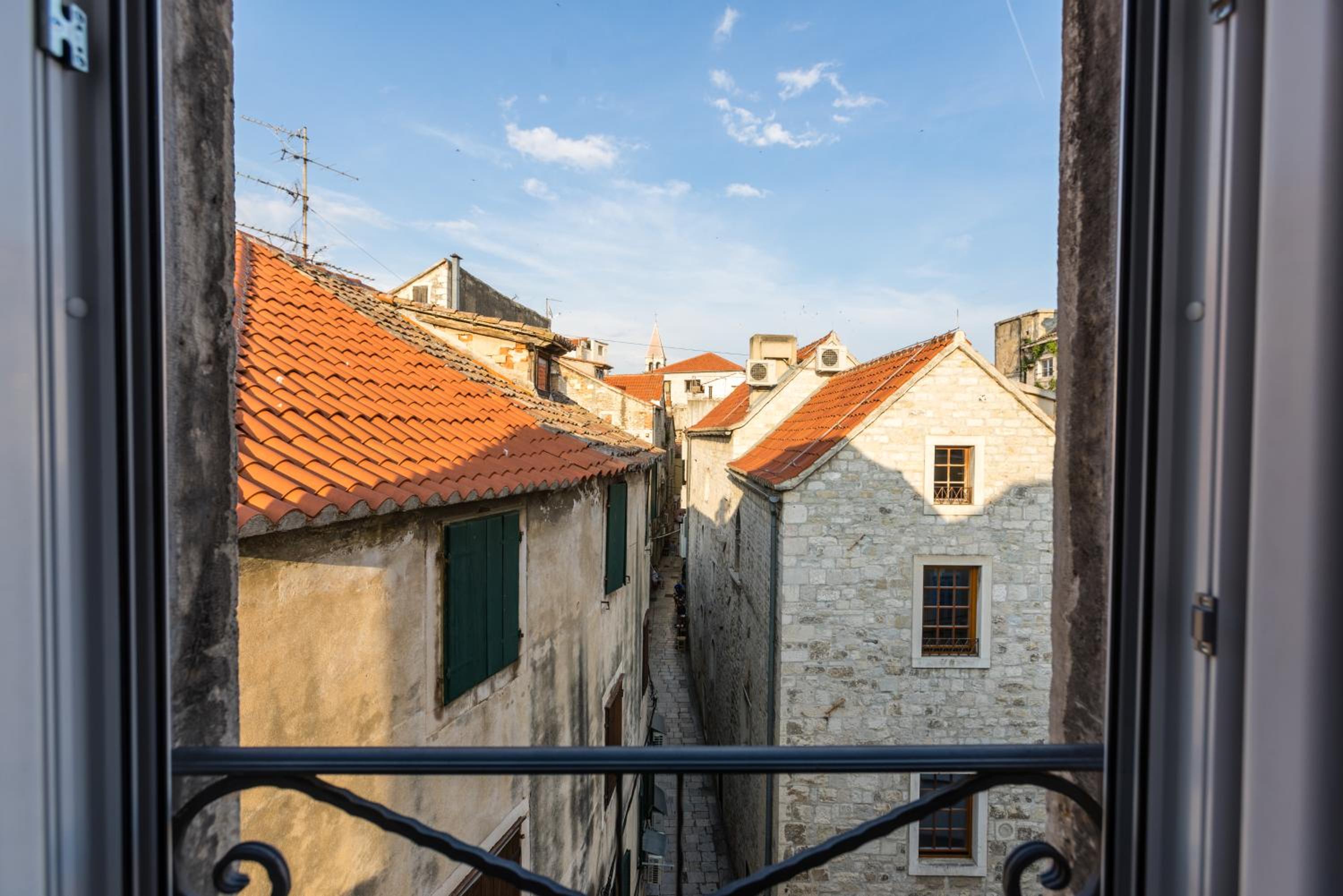 Hotel ID Regal Residence - Image 1