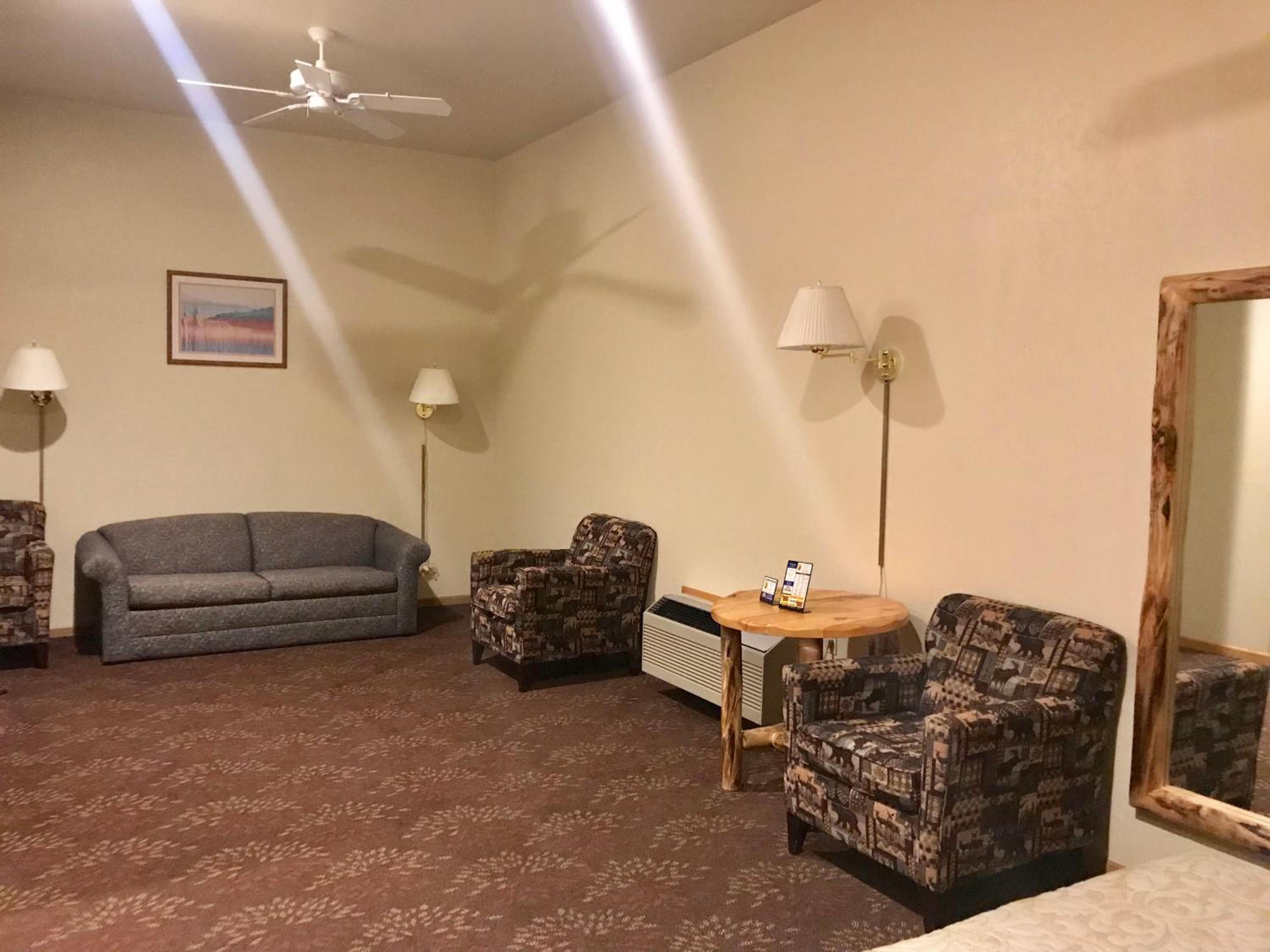 Super 8 by Wyndham Bridgeview of Mackinaw City view 5