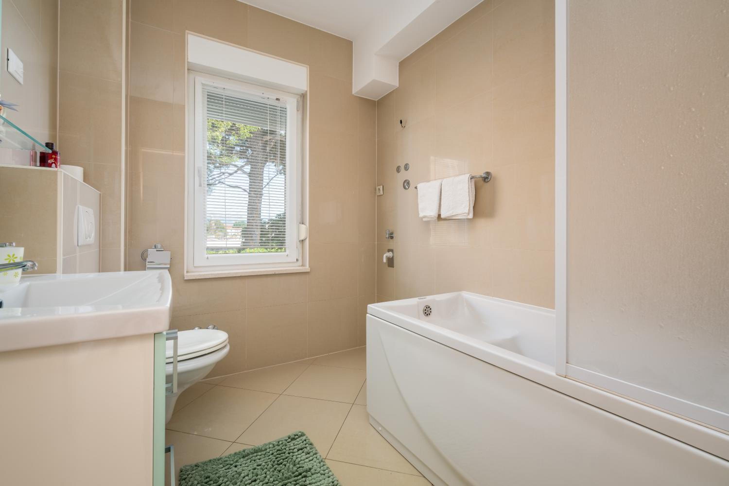 Beachfront Apartments Gabine