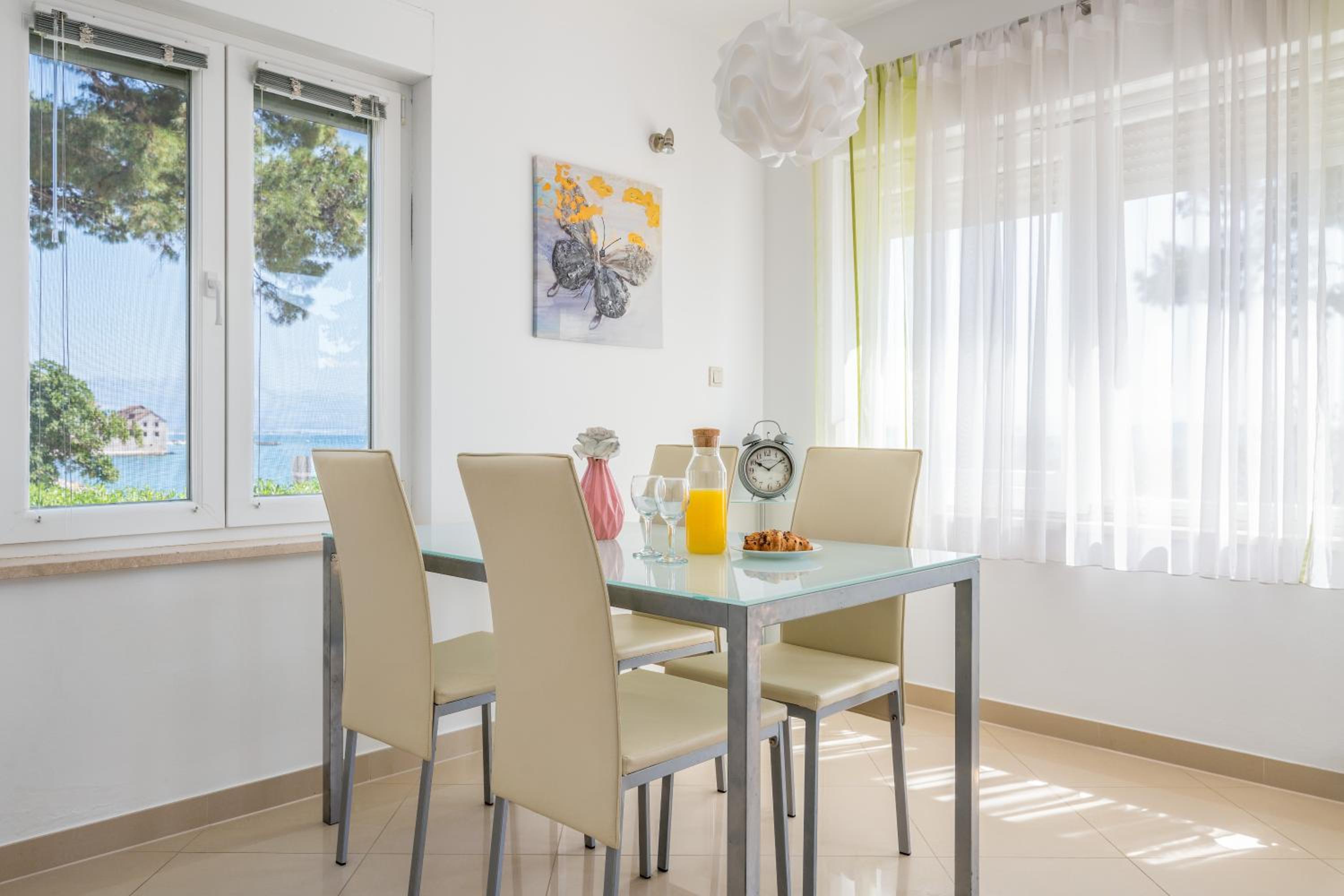 Beachfront Apartments Gabine