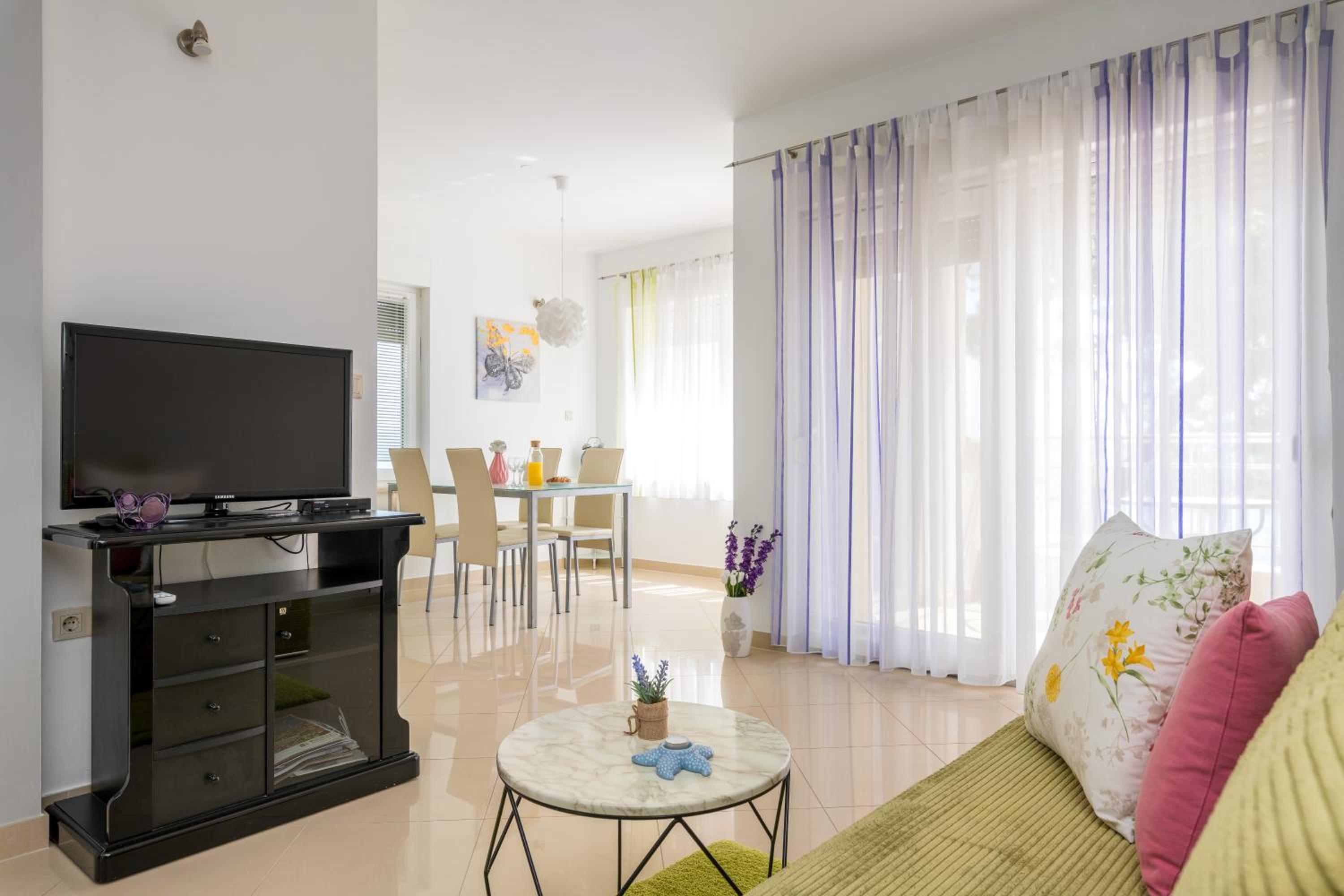Beachfront Apartments Gabine
