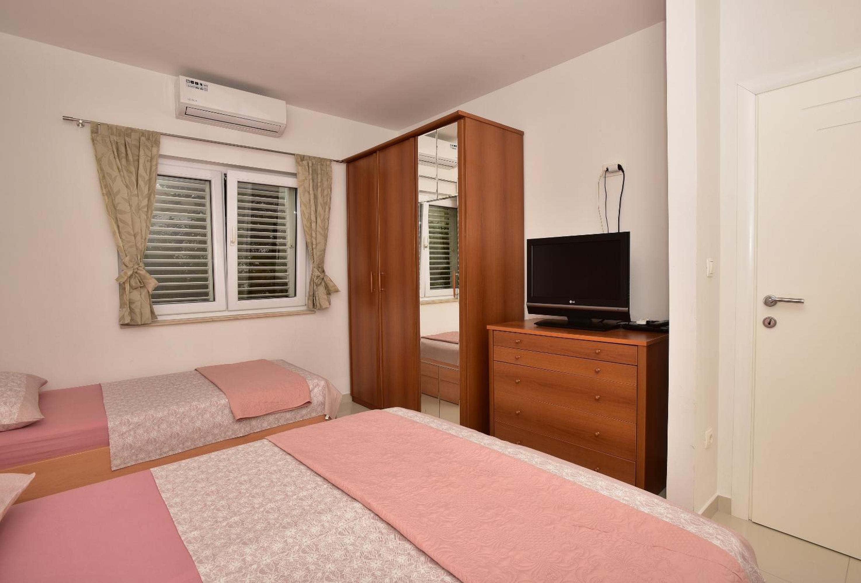 Ivana Apartments