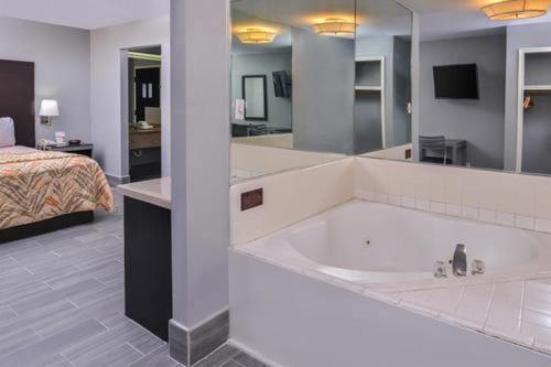 Express Inn Weslaco/Mercedes view 2