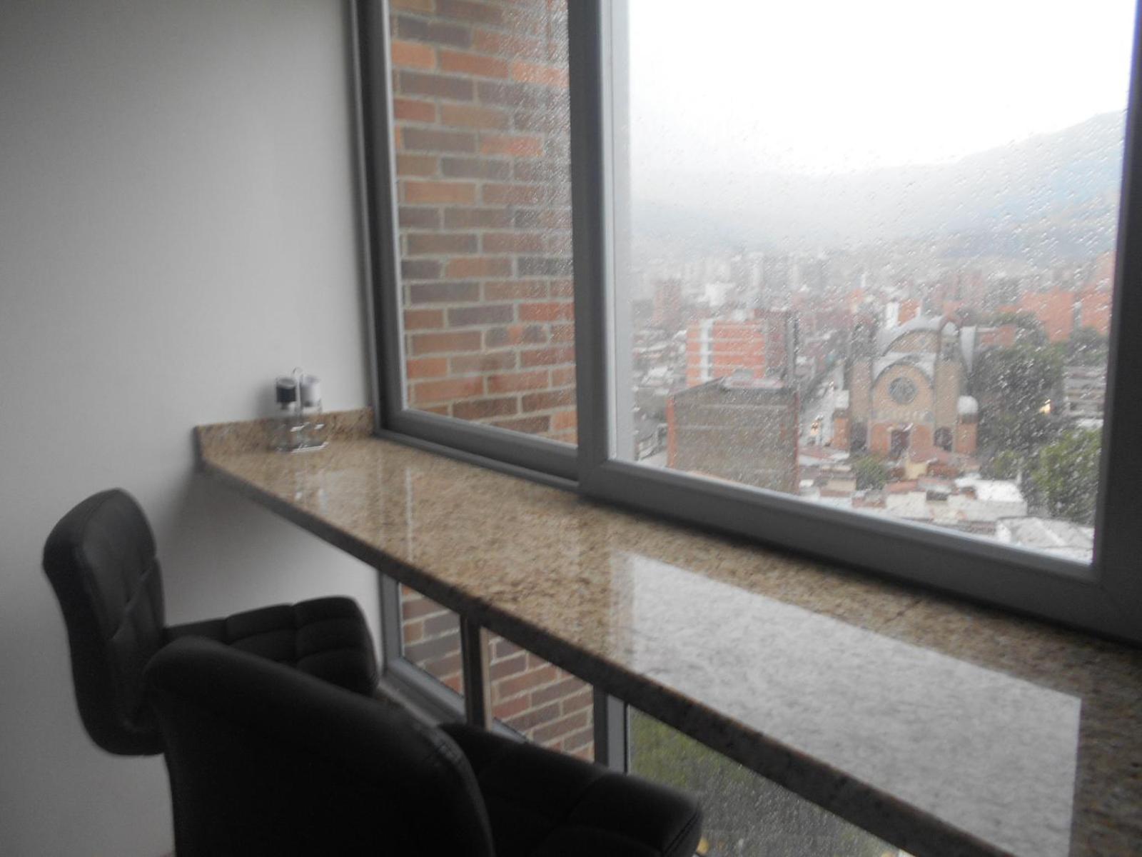 Apartasuites AV