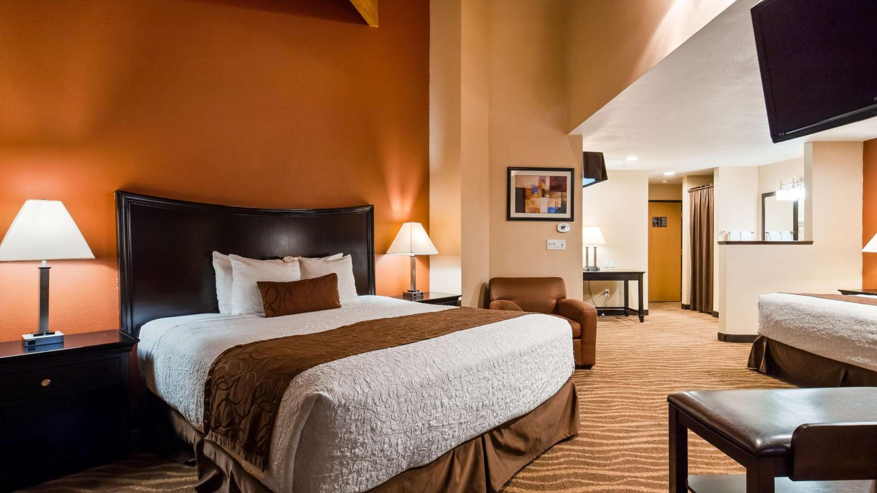 Red Bluff Vacations - Best Western Plus Corning Inn - Property Image 5