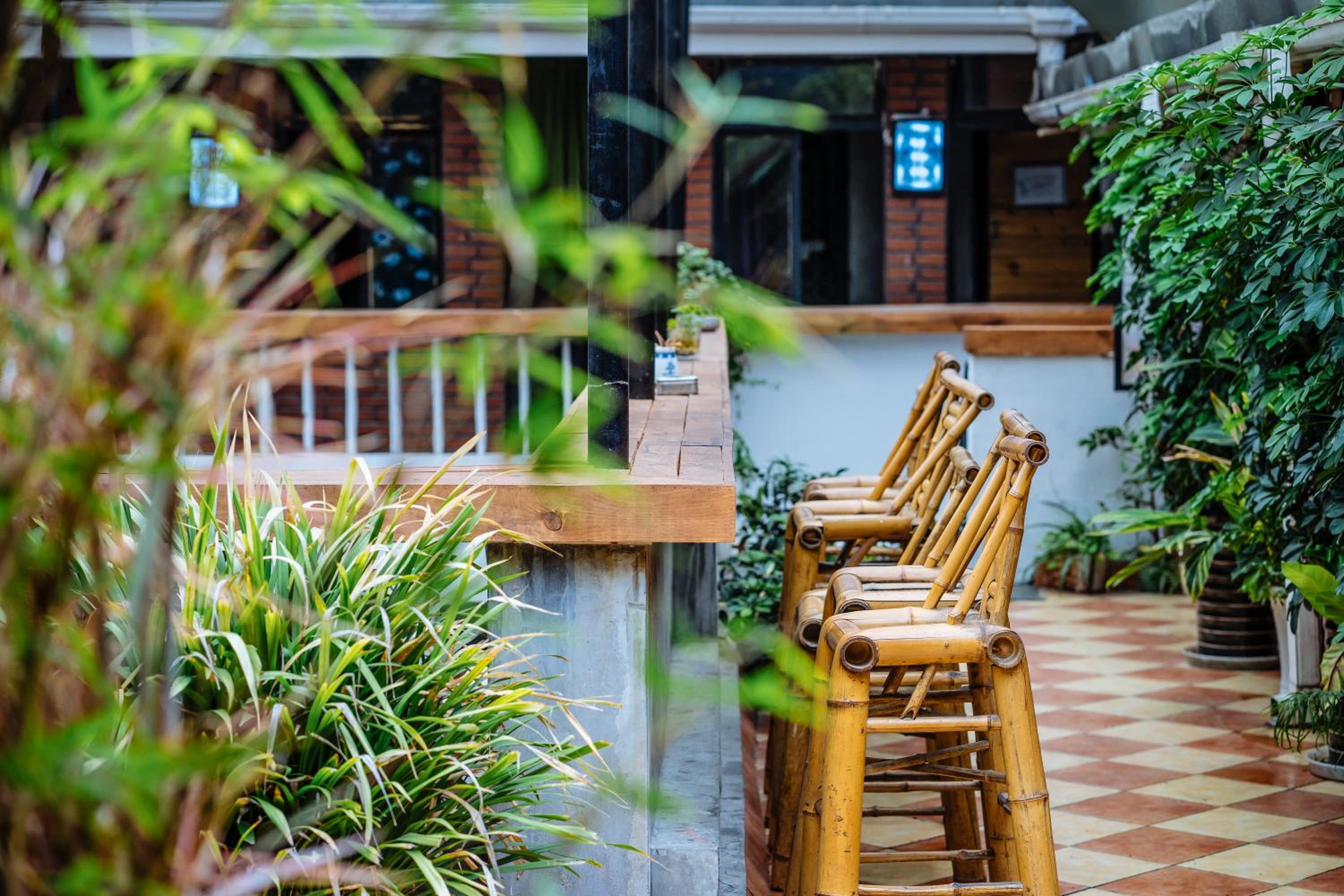 POSHPACKER - Chengdu Mix Hostel - Cicada Zen Yard