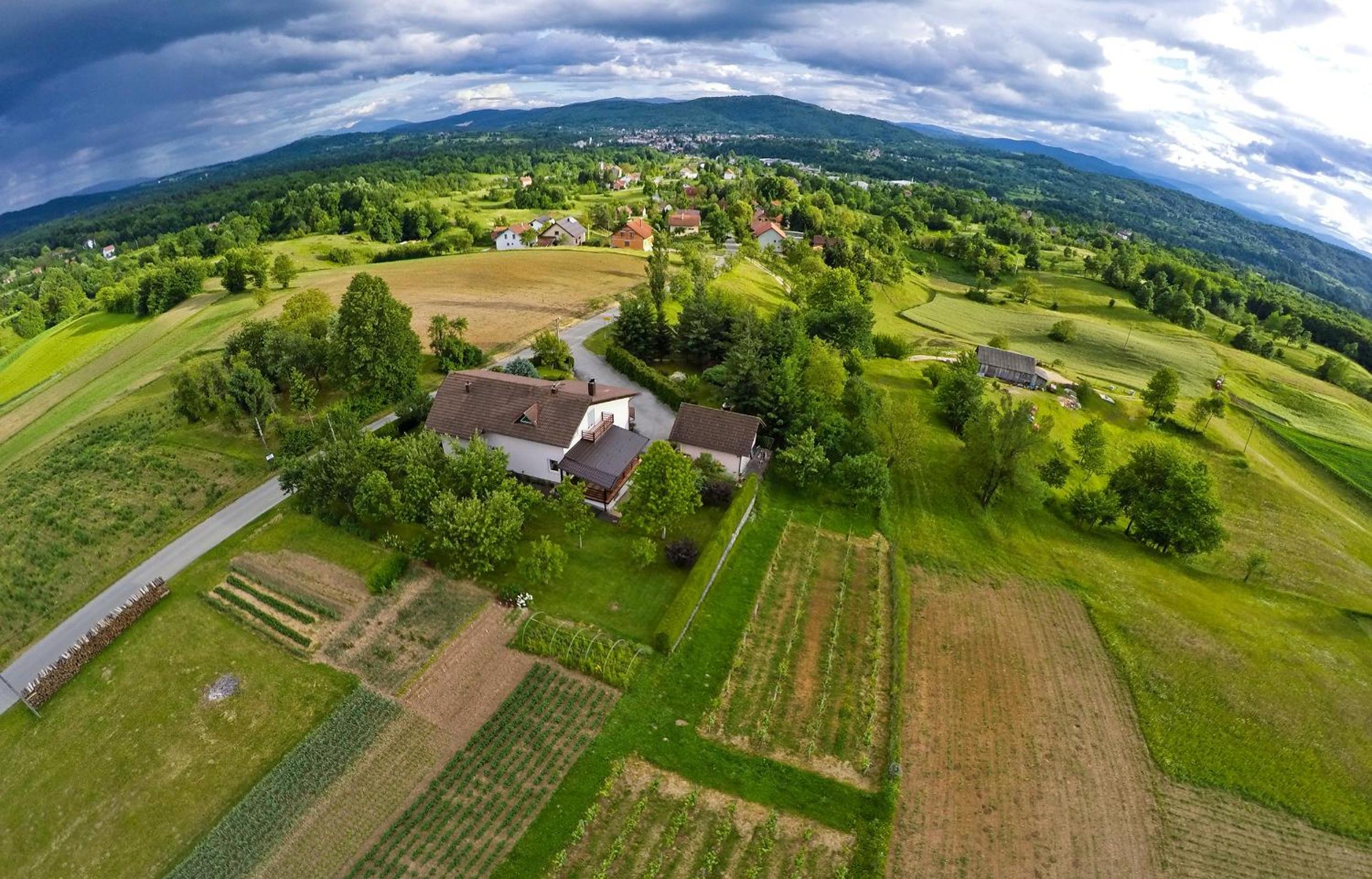 Guesthouse Obitelj Paulic view 4