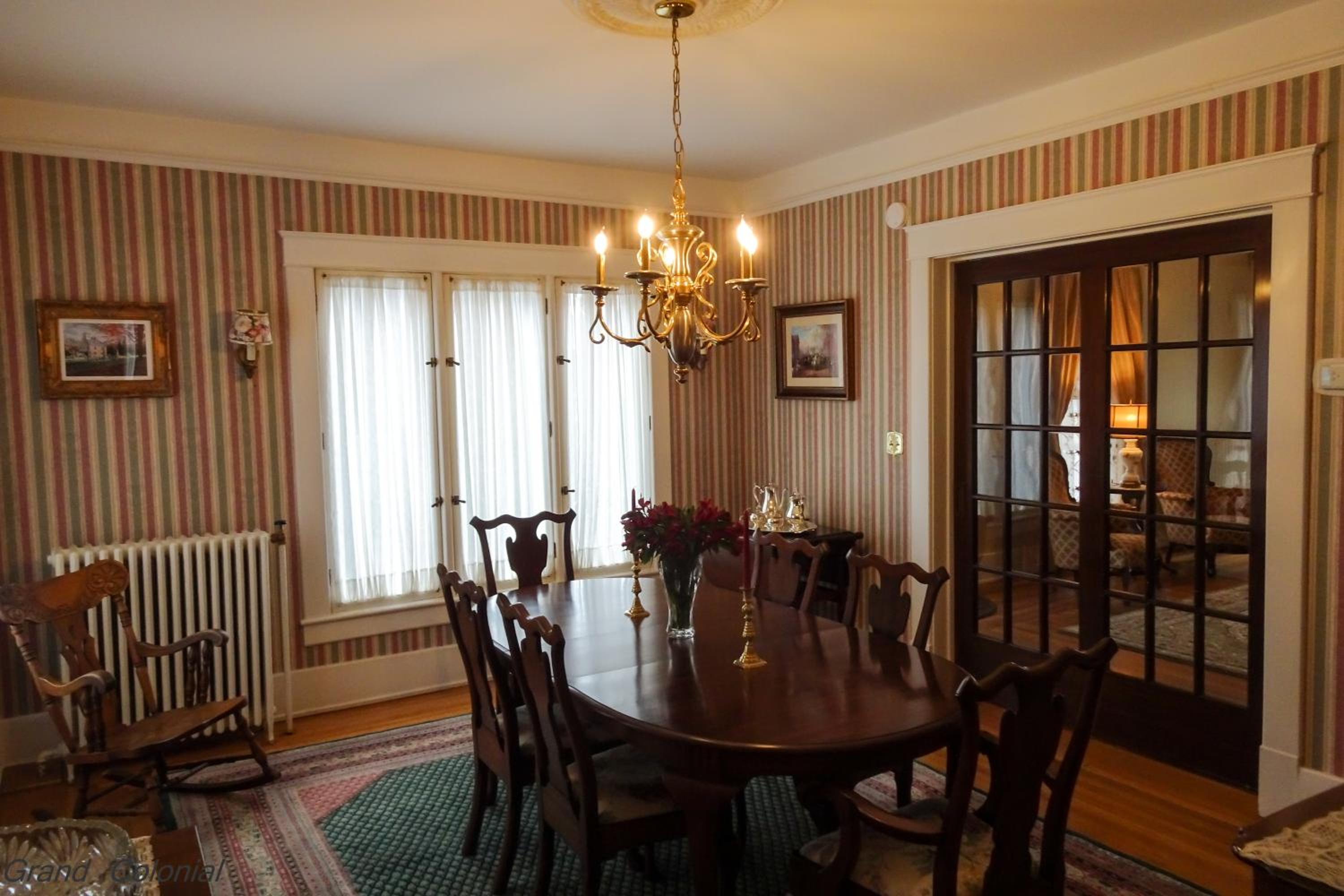 Grand Colonial Bed and Breakfast - Property Image 10