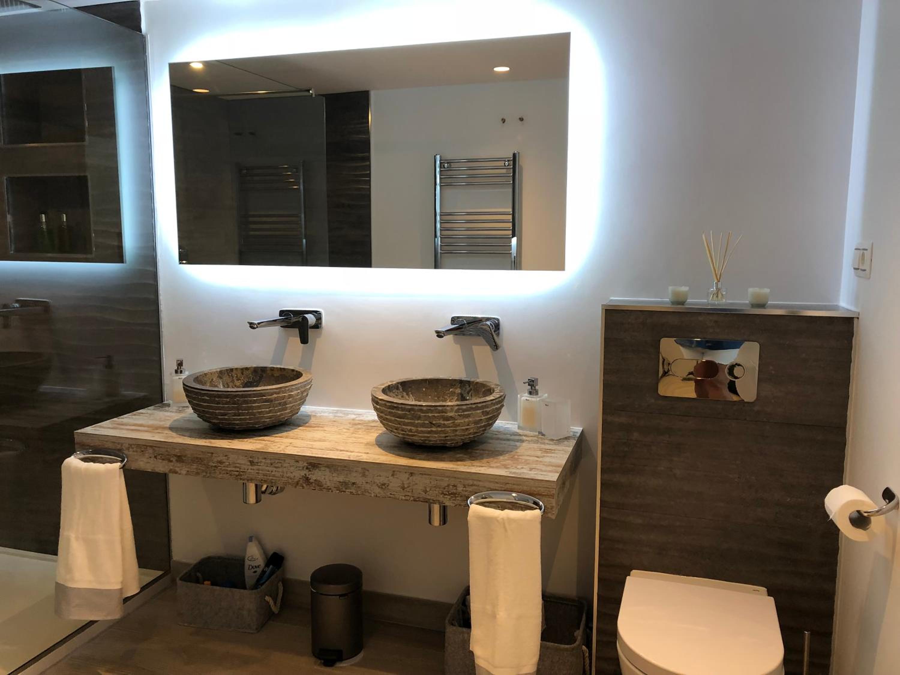 Luxury apartment in La Isla, Puerto Banus - Image 4