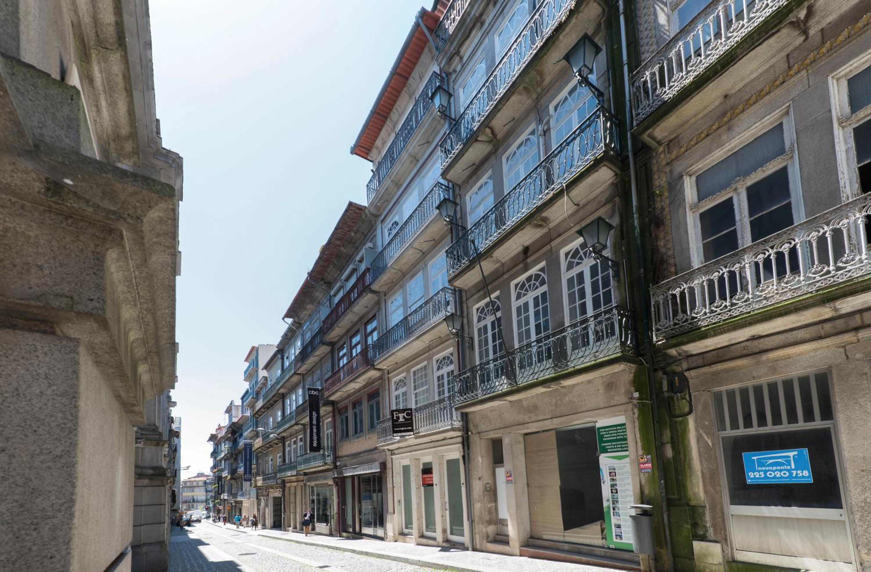 LovelyStay - Rico's Apartment - Almada 1ºF view 5