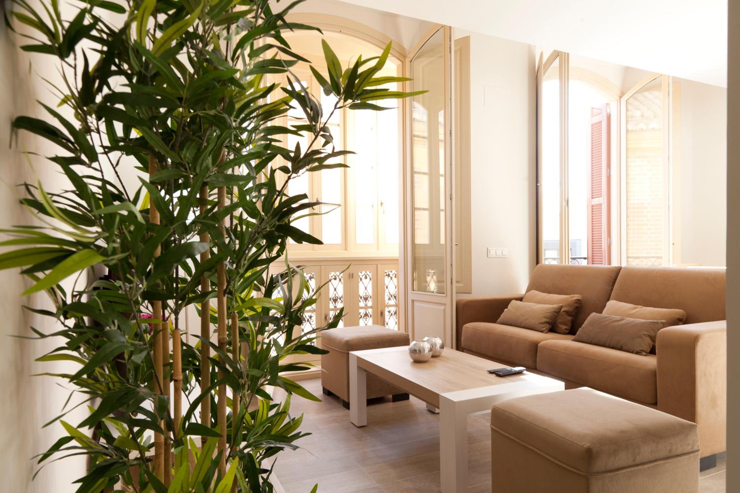 Apartamentos Pinar Málaga Centro - Carretería