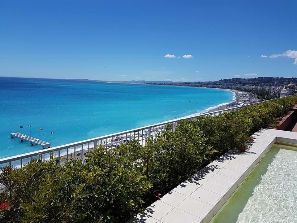 Apart-a-Nice : A Breathtaking View on the Sea