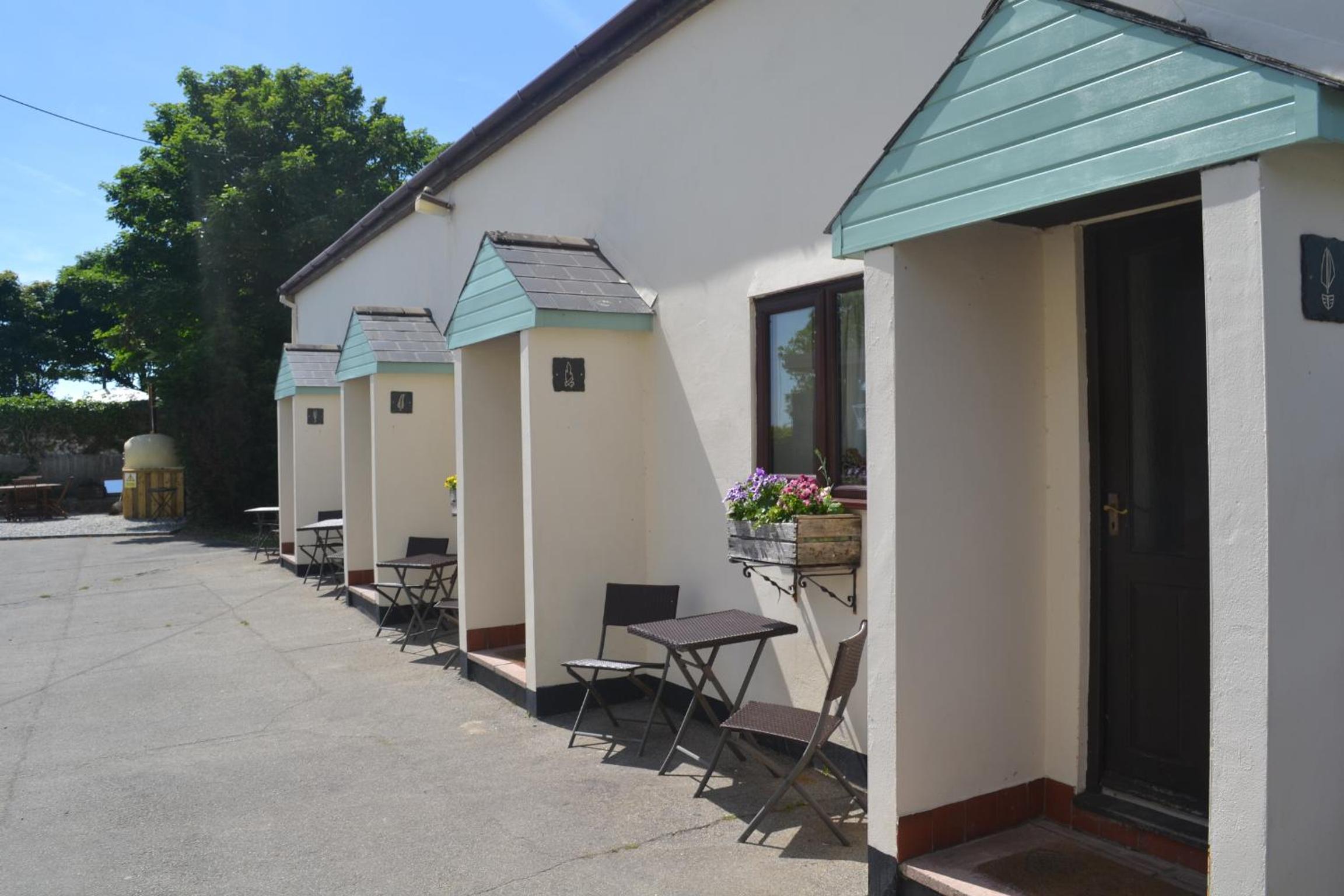 Hotel East Thorne - Cornwall Cottages