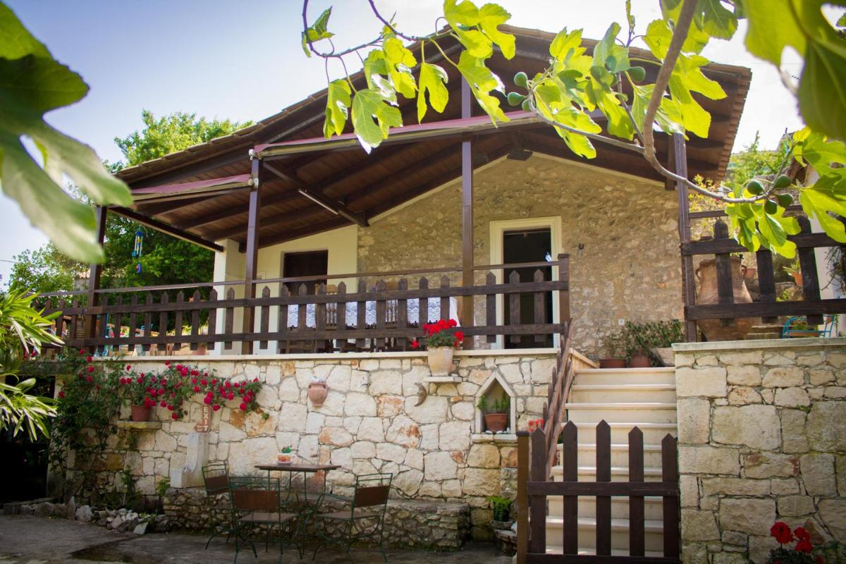 Gioia Traditional House view 5