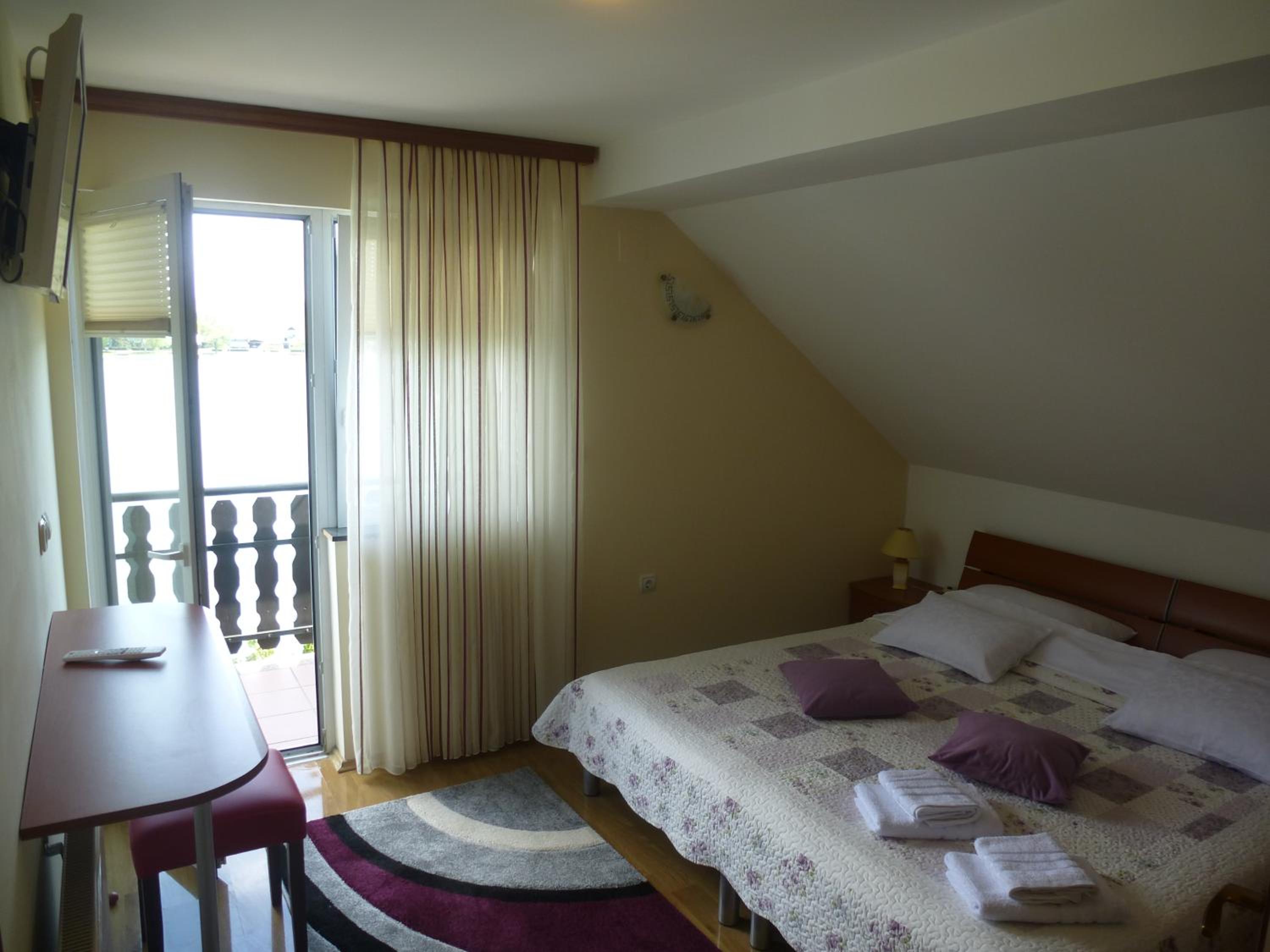 Apartments Miše