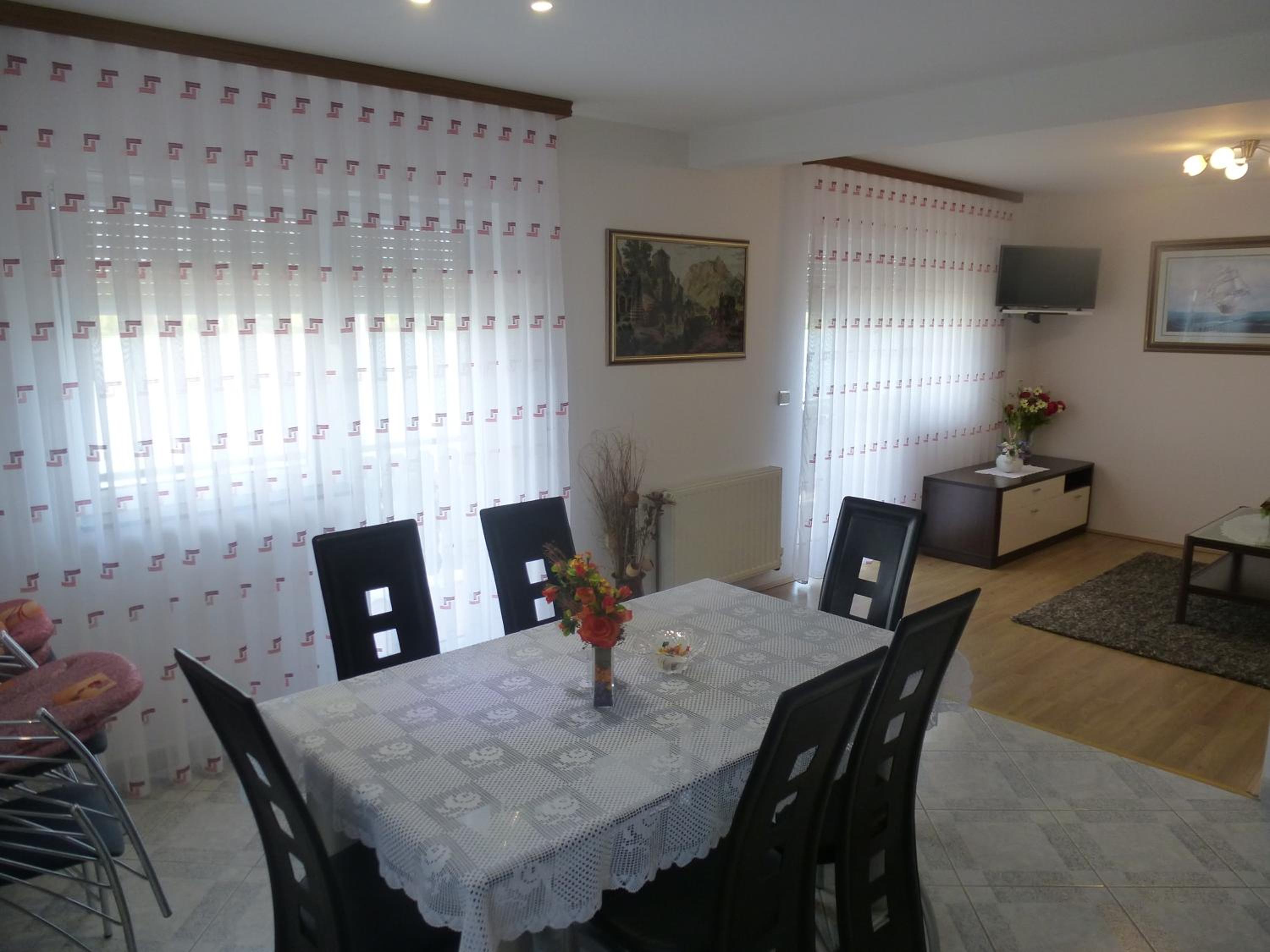 Apartments Miše
